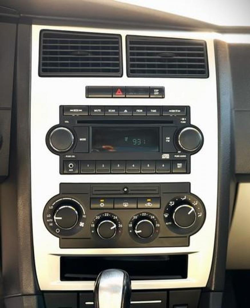 2006 WHITE DODGE CHARGER (2B3KA53H86H) with an V8,5.7L(345 CID),OHV engine, AUTOMATIC transmission, located at 14600 Frazho Road, Warren, MI, 48089, (586) 776-3400, 42.485996, -82.974220 - Photo#12