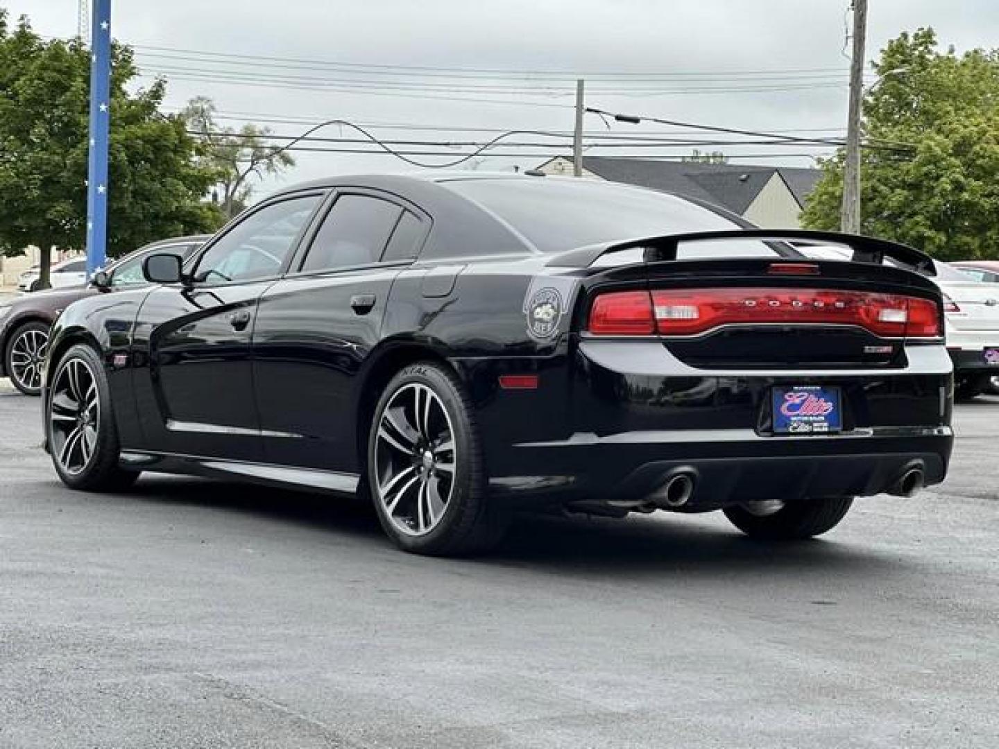 2012 BLACK DODGE CHARGER (2C3CDXGJ0CH) with an V8,6.4L(392 CID),OHV engine, AUTOMATIC transmission, located at 14600 Frazho Road, Warren, MI, 48089, (586) 776-3400, 42.485996, -82.974220 - Photo#4
