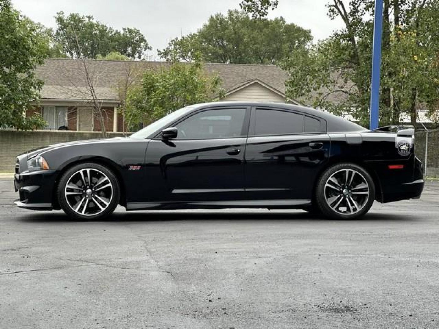 2012 BLACK DODGE CHARGER (2C3CDXGJ0CH) with an V8,6.4L(392 CID),OHV engine, AUTOMATIC transmission, located at 14600 Frazho Road, Warren, MI, 48089, (586) 776-3400, 42.485996, -82.974220 - Photo#7