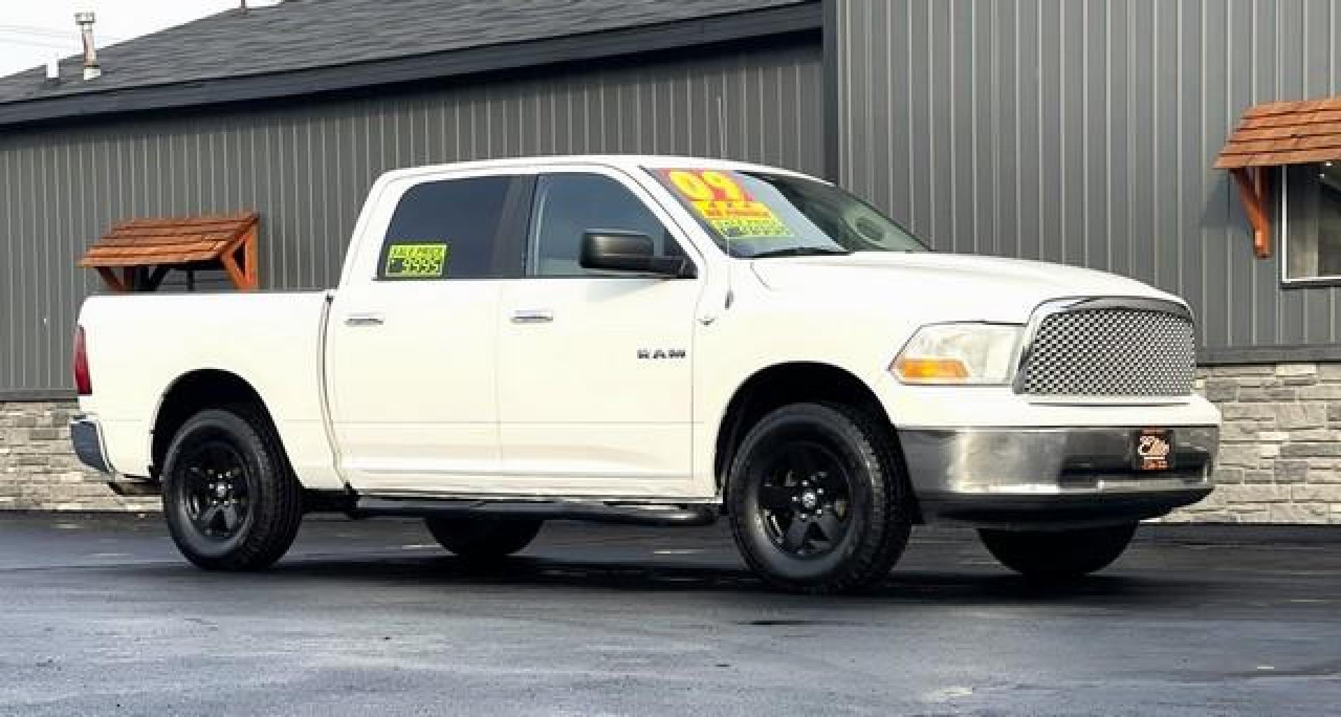 2009 WHITE DODGE RAM 1500 (1D3HV13P29S) with an V8,4.7L(287 CID),SOHC engine, AUTOMATIC transmission, located at 14600 Frazho Road, Warren, MI, 48089, (586) 776-3400, 42.485996, -82.974220 - Photo#1