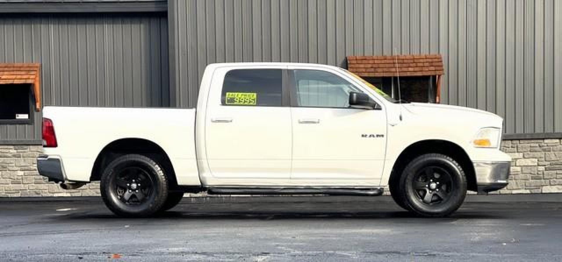 2009 WHITE DODGE RAM 1500 (1D3HV13P29S) with an V8,4.7L(287 CID),SOHC engine, AUTOMATIC transmission, located at 14600 Frazho Road, Warren, MI, 48089, (586) 776-3400, 42.485996, -82.974220 - Photo#2