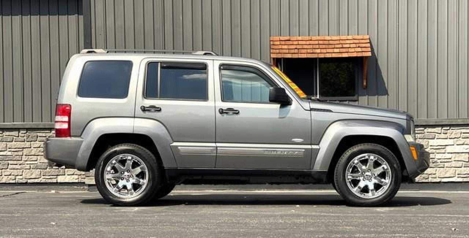 2012 GREY JEEP LIBERTY (1C4PJMAK1CW) with an V6,3.7L(226 CID),SOHC engine, AUTOMATIC transmission, located at 14600 Frazho Road, Warren, MI, 48089, (586) 776-3400, 42.485996, -82.974220 - Photo#5