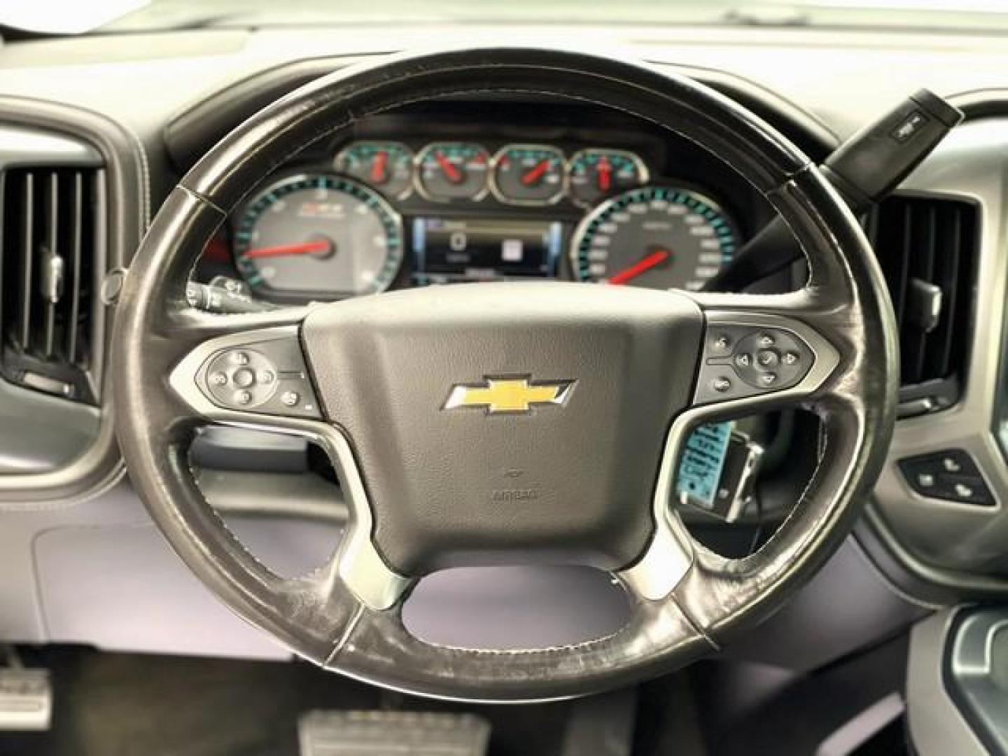 2017 WHITE CHEVROLET SILVERADO 1500 (3GCUKSEJ9HG) with an V8,6.2L(376 CID),OHV engine, AUTOMATIC transmission, located at 14600 Frazho Road, Warren, MI, 48089, (586) 776-3400, 42.485996, -82.974220 - Photo#9