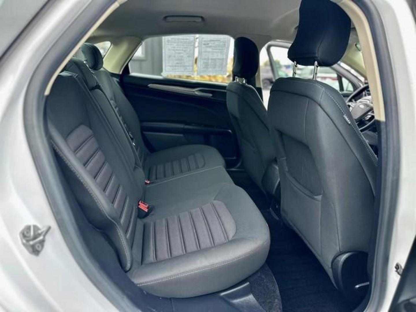 2017 WHITE FORD FUSION (3FA6P0H76HR) with an L4,2.5L(152 CID),DOHC engine, AUTOMATIC transmission, located at 14600 Frazho Road, Warren, MI, 48089, (586) 776-3400, 42.485996, -82.974220 - Photo#11