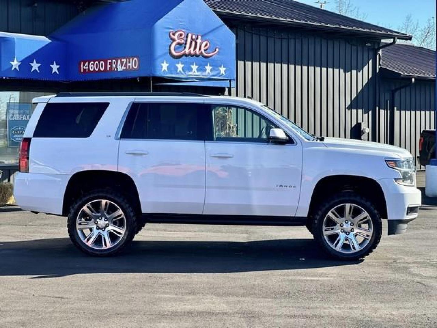 2015 WHITE CHEVROLET TAHOE (1GNSKBKC9FR) with an V8,5.3L(325 CID),OHV engine, AUTOMATIC transmission, located at 14600 Frazho Road, Warren, MI, 48089, (586) 776-3400, 42.485996, -82.974220 - Photo#3