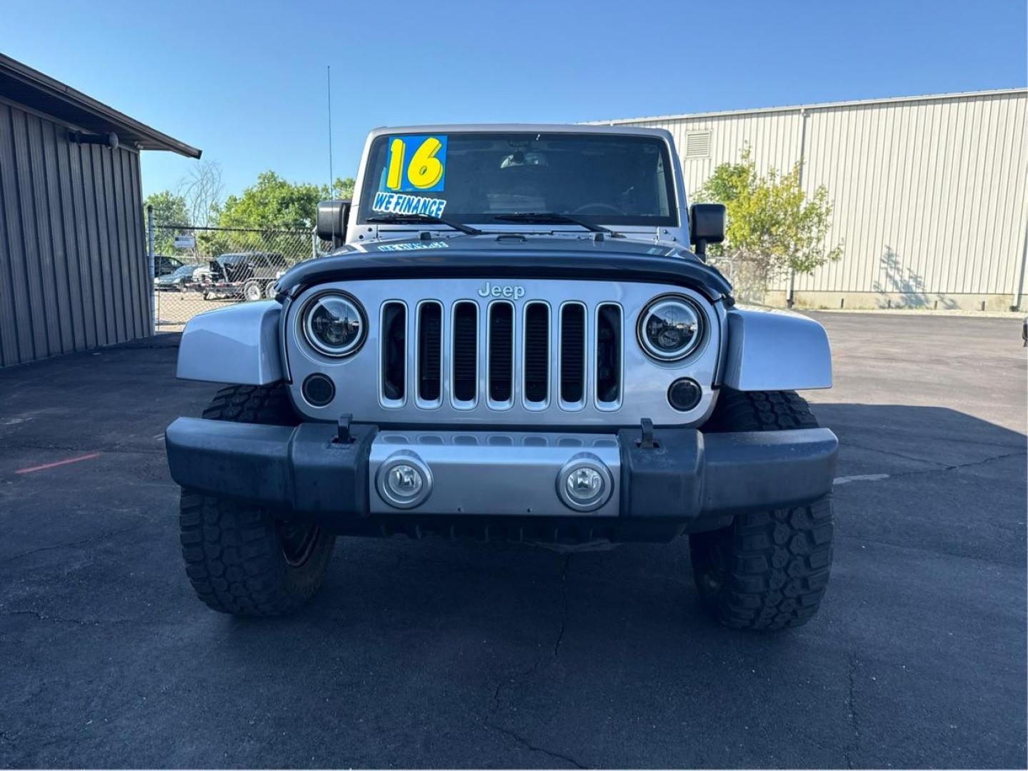 2016 SILVER JEEP WRANGLER (1C4BJWEG1GL) with an V6,3.6L(220 CID),DOHC engine, AUTOMATIC transmission, located at 14600 Frazho Road, Warren, MI, 48089, (586) 776-3400, 42.485996, -82.974220 - Photo#1