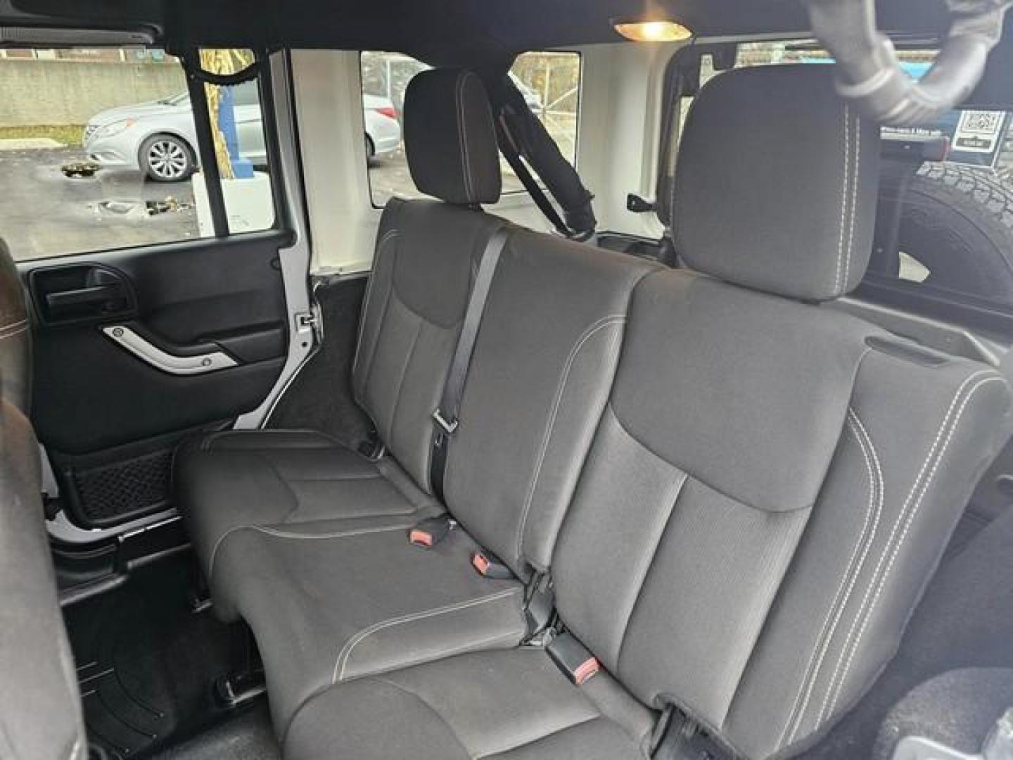 2016 SILVER JEEP WRANGLER (1C4BJWEG1GL) with an V6,3.6L(220 CID),DOHC engine, AUTOMATIC transmission, located at 14600 Frazho Road, Warren, MI, 48089, (586) 776-3400, 42.485996, -82.974220 - Photo#12