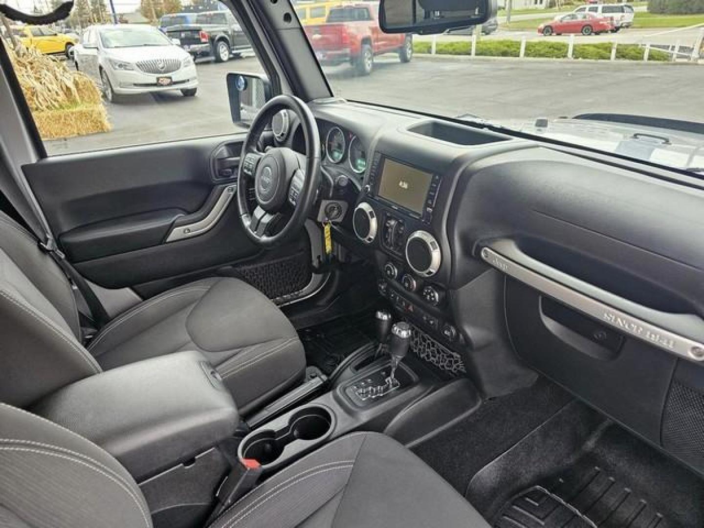 2016 SILVER JEEP WRANGLER (1C4BJWEG1GL) with an V6,3.6L(220 CID),DOHC engine, AUTOMATIC transmission, located at 14600 Frazho Road, Warren, MI, 48089, (586) 776-3400, 42.485996, -82.974220 - Photo#16