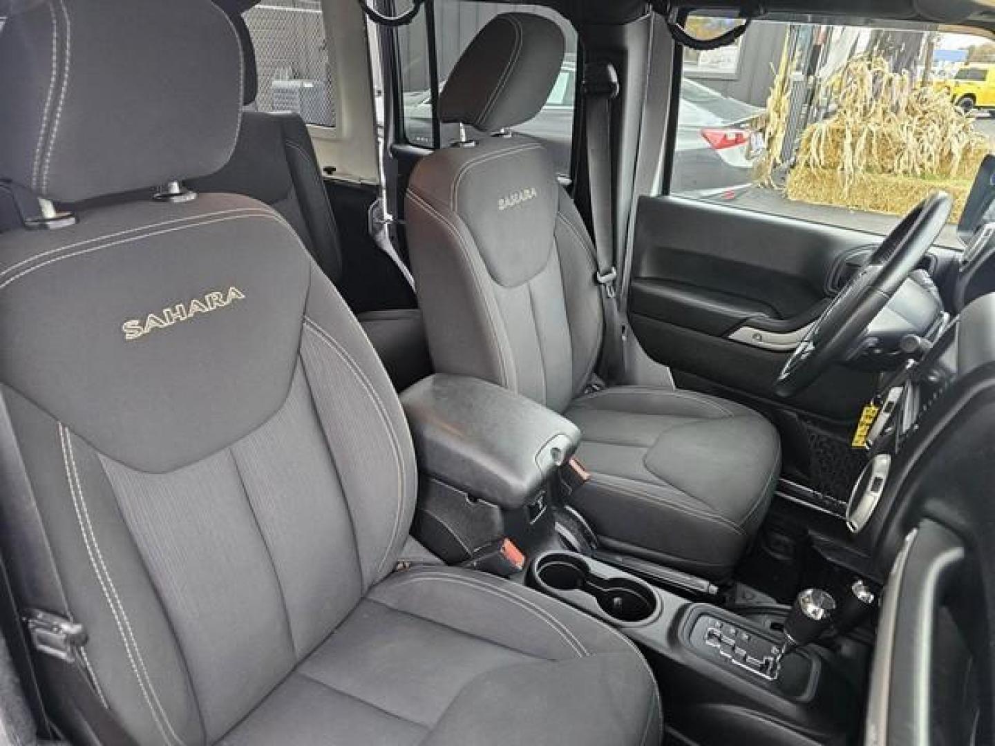 2016 SILVER JEEP WRANGLER (1C4BJWEG1GL) with an V6,3.6L(220 CID),DOHC engine, AUTOMATIC transmission, located at 14600 Frazho Road, Warren, MI, 48089, (586) 776-3400, 42.485996, -82.974220 - Photo#17