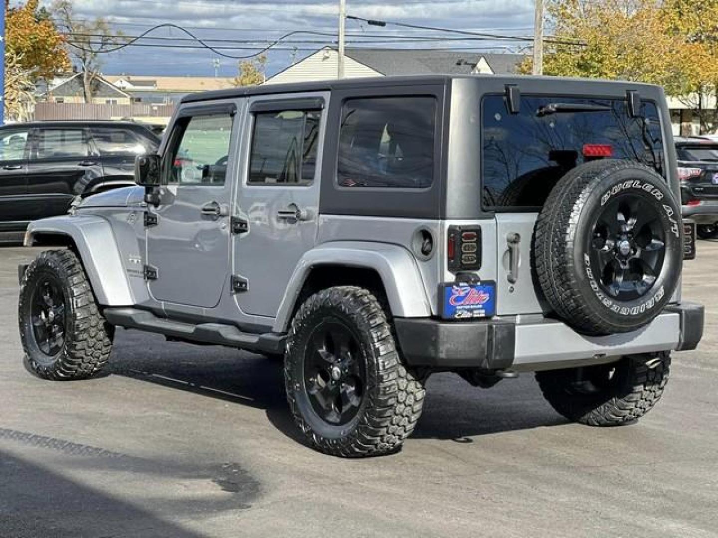 2016 SILVER JEEP WRANGLER (1C4BJWEG1GL) with an V6,3.6L(220 CID),DOHC engine, AUTOMATIC transmission, located at 14600 Frazho Road, Warren, MI, 48089, (586) 776-3400, 42.485996, -82.974220 - Photo#4