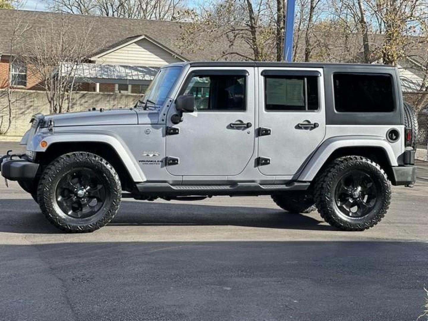 2016 SILVER JEEP WRANGLER (1C4BJWEG1GL) with an V6,3.6L(220 CID),DOHC engine, AUTOMATIC transmission, located at 14600 Frazho Road, Warren, MI, 48089, (586) 776-3400, 42.485996, -82.974220 - Photo#7