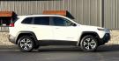 2016 WHITE JEEP CHEROKEE TRAILHAWK (1C4PJMBBXGW) with an L4,2.4L(144 CID),SOHC engine, AUTOMATIC transmission, located at 14600 Frazho Road, Warren, MI, 48089, (586) 776-3400, 42.485996, -82.974220 - Photo#2