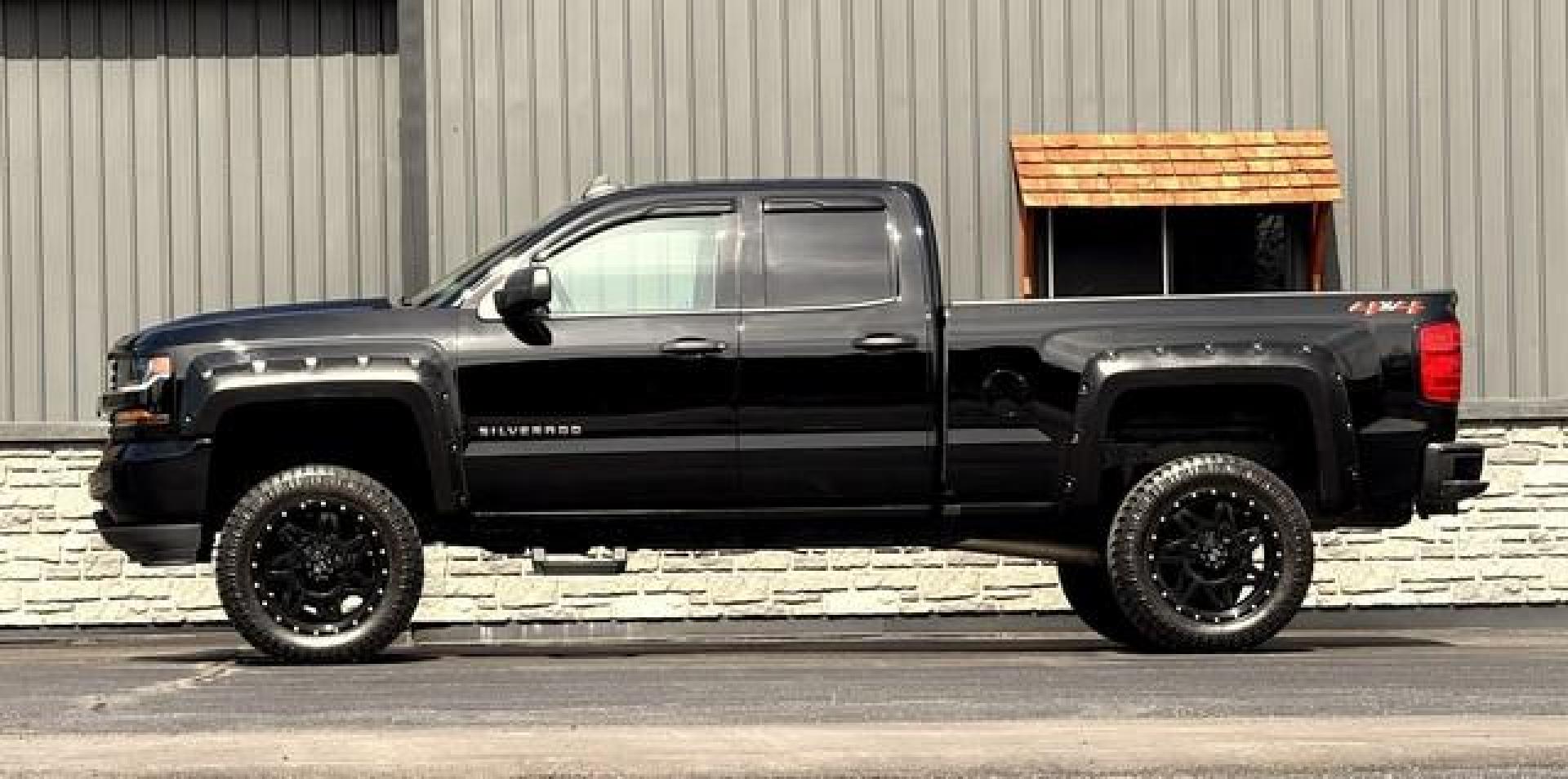 2018 BLACK CHEVROLET SILVERADO 1500 (1GCVKPEC2JZ) with an V8,5.3L(325 CID),OHV engine, AUTOMATIC transmission, located at 14600 Frazho Road, Warren, MI, 48089, (586) 776-3400, 42.485996, -82.974220 - Photo#0