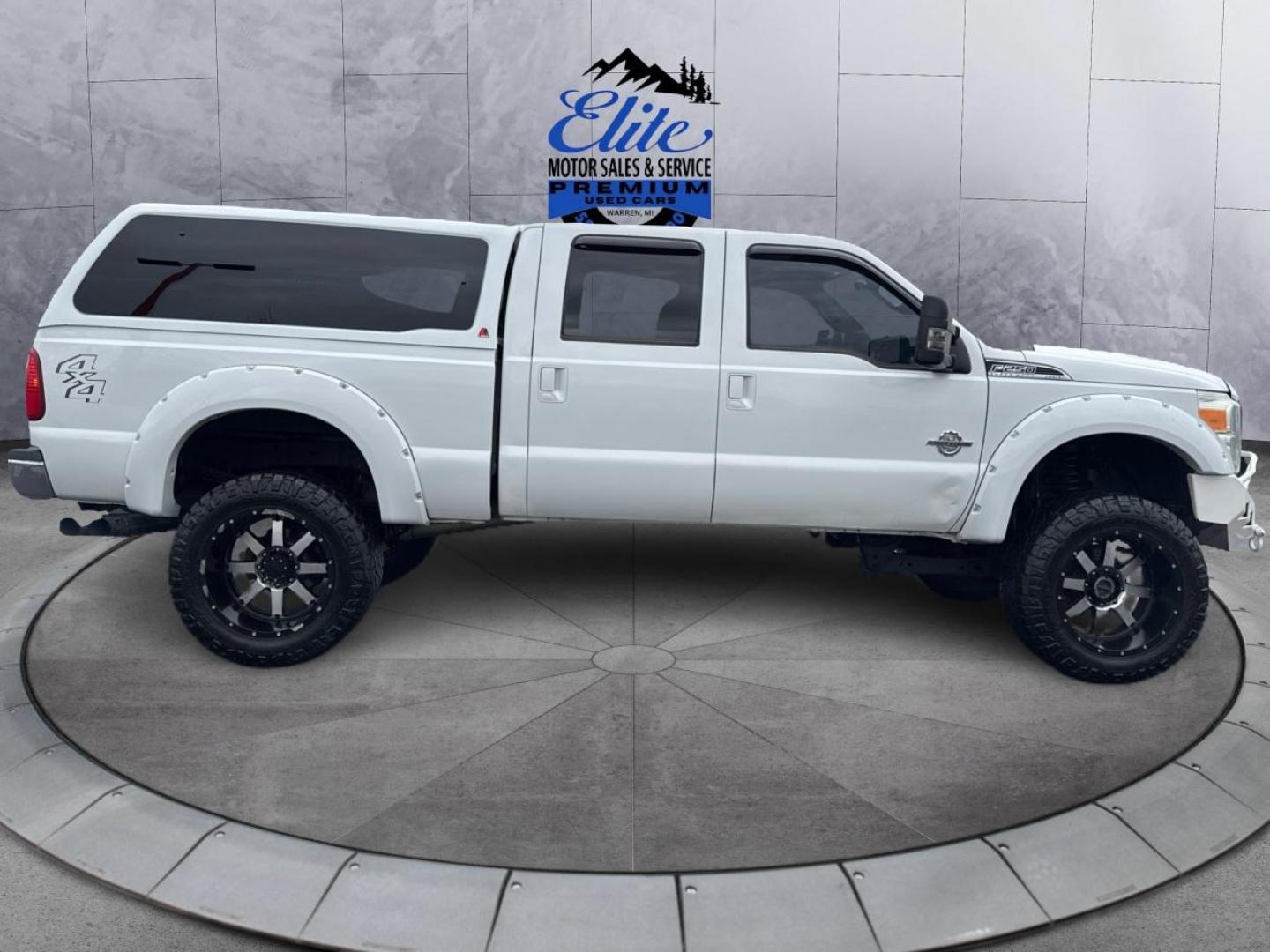 2011 WHITE FORD F-250 SUPER DUTY LARIAT (1FT7W2BT5BE) with an V8,6.7L(406 CID),OHV engine, AUTOMATIC transmission, located at 14600 Frazho Road, Warren, MI, 48089, (586) 776-3400, 42.485996, -82.974220 - Photo#3