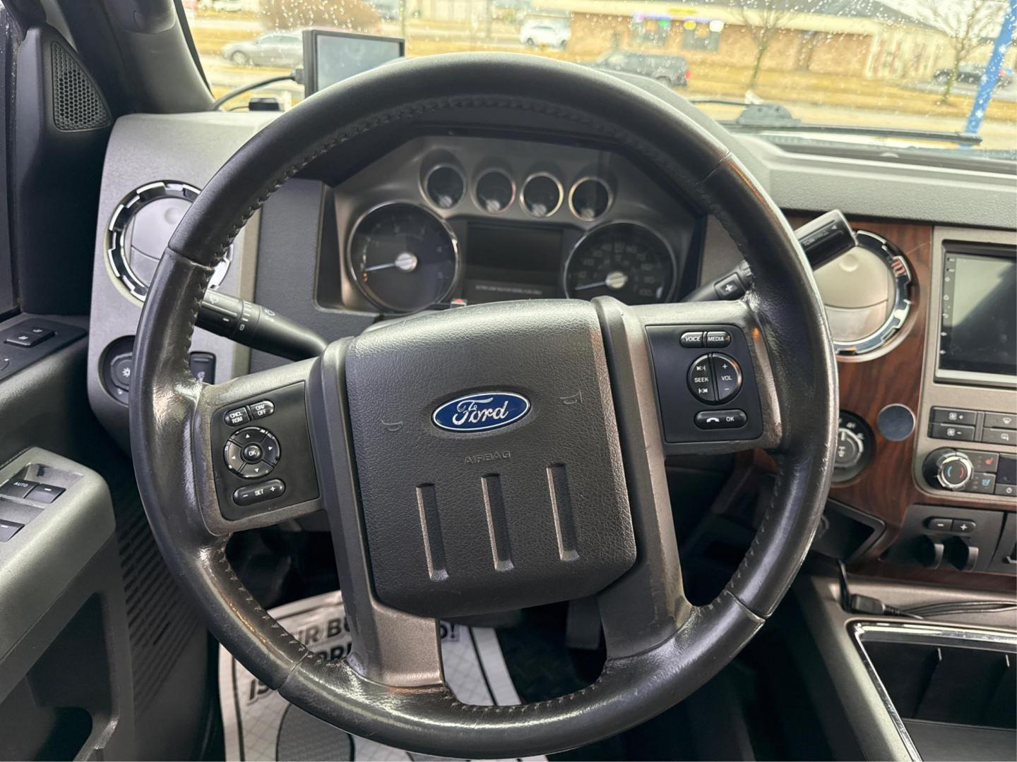2011 WHITE FORD F-250 SUPER DUTY LARIAT (1FT7W2BT5BE) with an V8,6.7L(406 CID),OHV engine, AUTOMATIC transmission, located at 14600 Frazho Road, Warren, MI, 48089, (586) 776-3400, 42.485996, -82.974220 - Photo#14