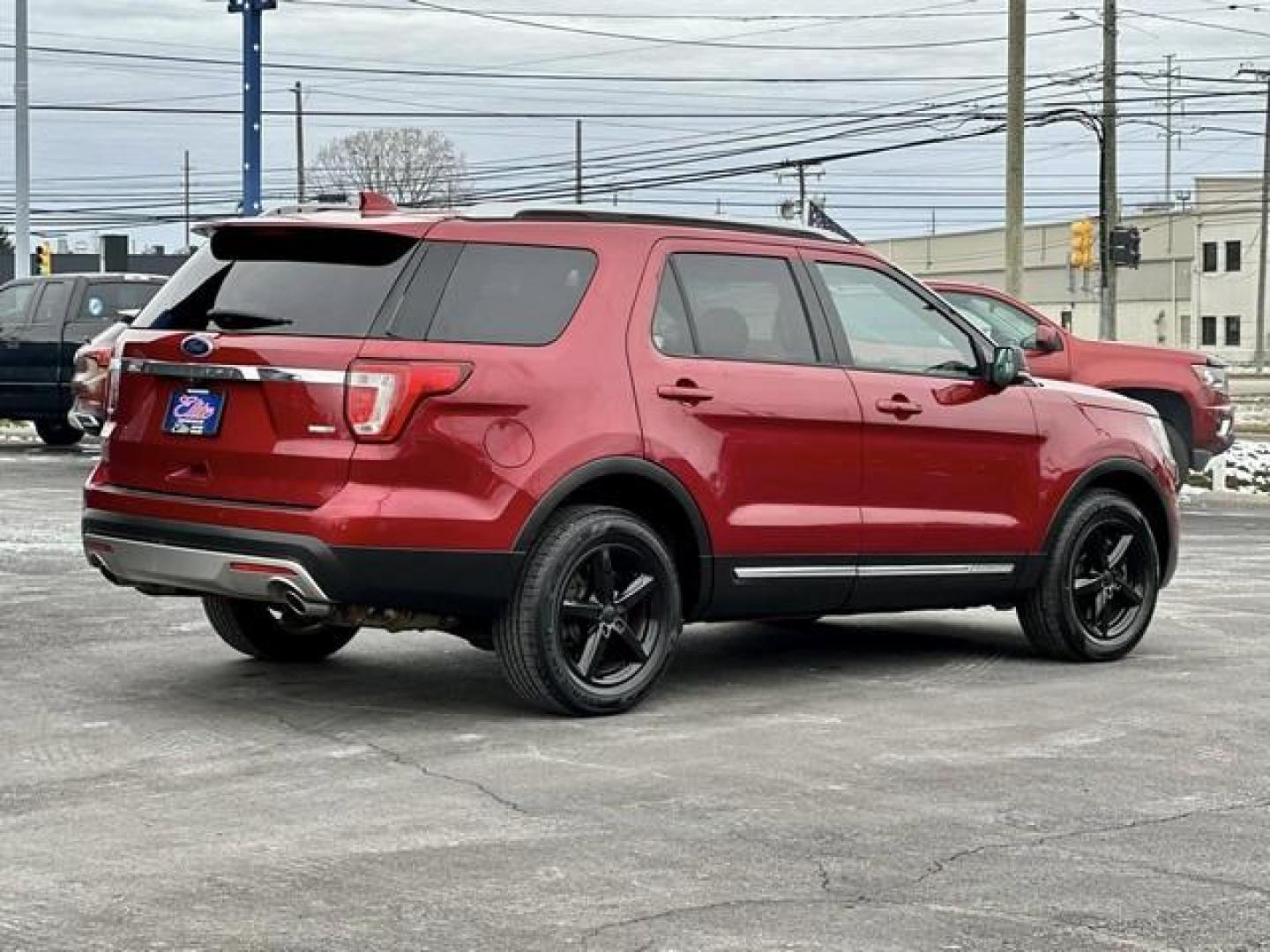 2016 RED FORD EXPLORER (1FM5K8D82GG) with an V6,3.5L(213 CID),DOHC engine, AUTOMATIC transmission, located at 14600 Frazho Road, Warren, MI, 48089, (586) 776-3400, 42.485996, -82.974220 - Photo#4
