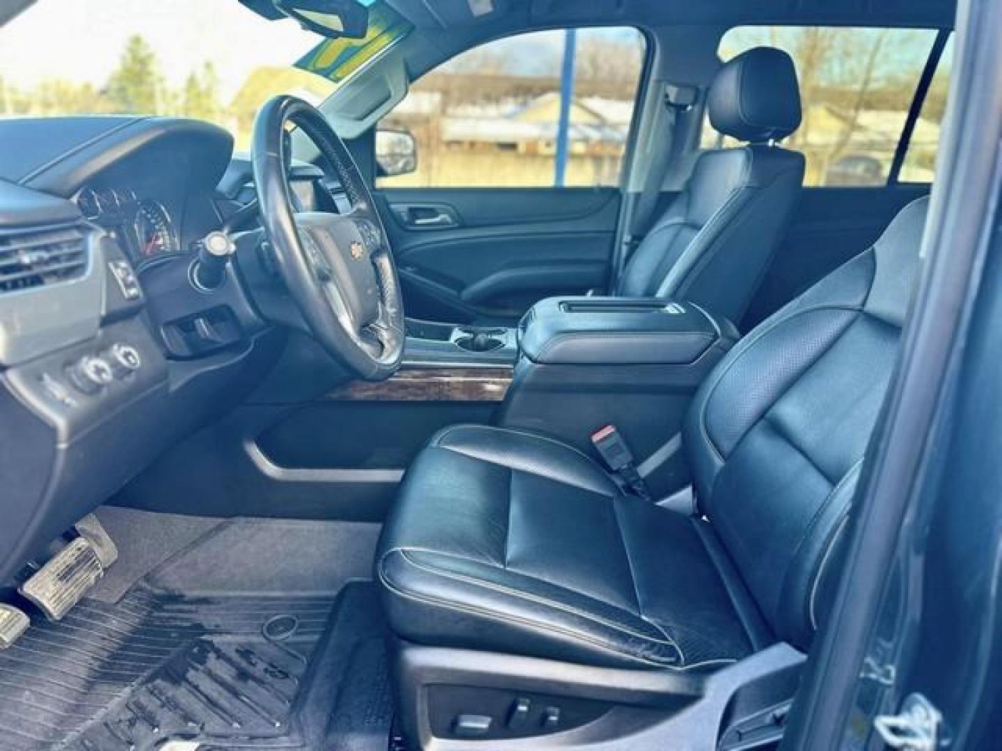2019 BLUE CHEVROLET TAHOE (1GNSKAKC9KR) with an V8,5.3L(325 CID),OHV engine, AUTOMATIC transmission, located at 14600 Frazho Road, Warren, MI, 48089, (586) 776-3400, 42.485996, -82.974220 - Photo#8