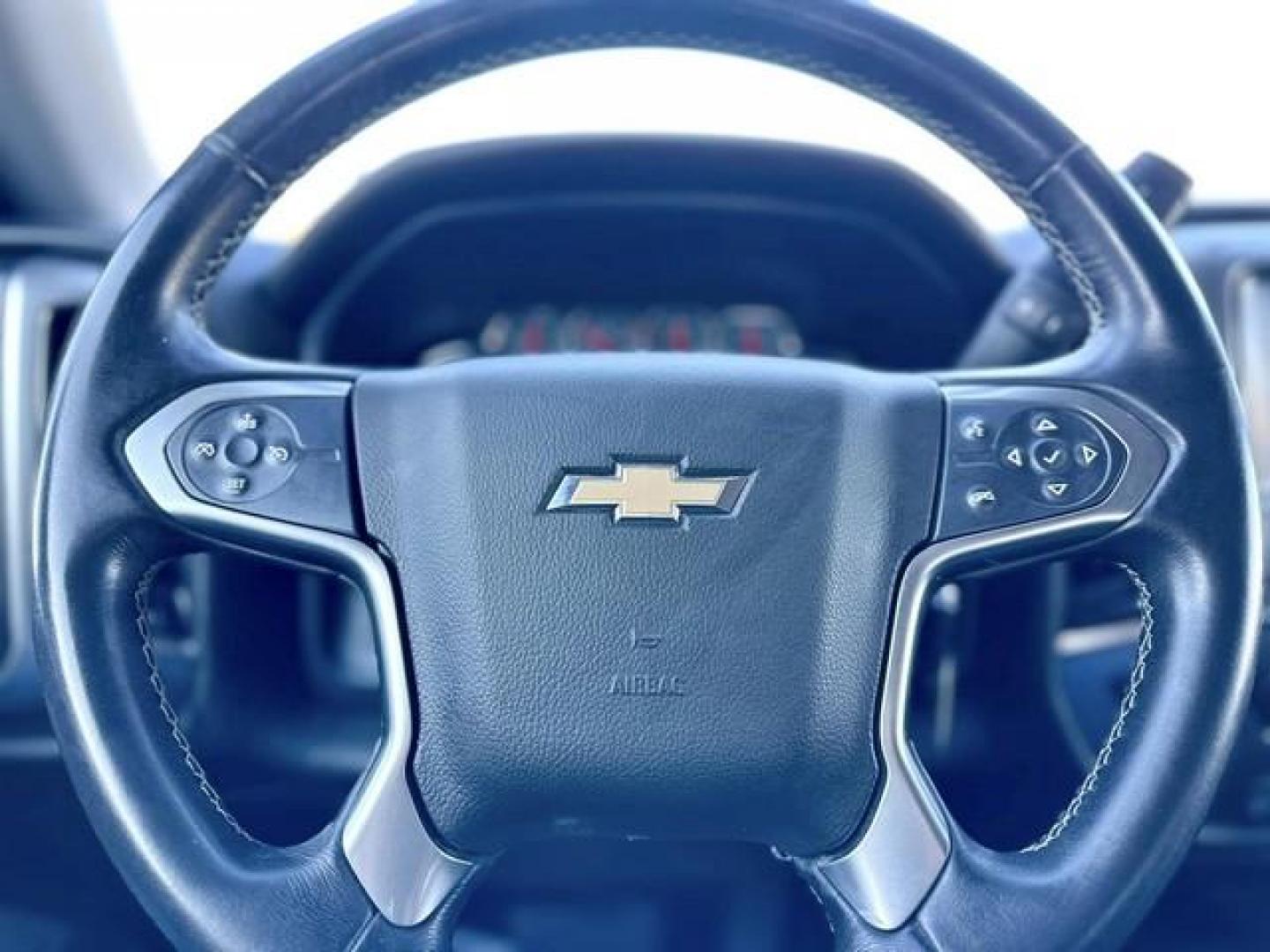 2017 RED CHEVROLET SILVERADO 1500 (3GCUKREC9HG) with an V8,5.3L(325 CID),OHV engine, AUTOMATIC transmission, located at 14600 Frazho Road, Warren, MI, 48089, (586) 776-3400, 42.485996, -82.974220 - Photo#19