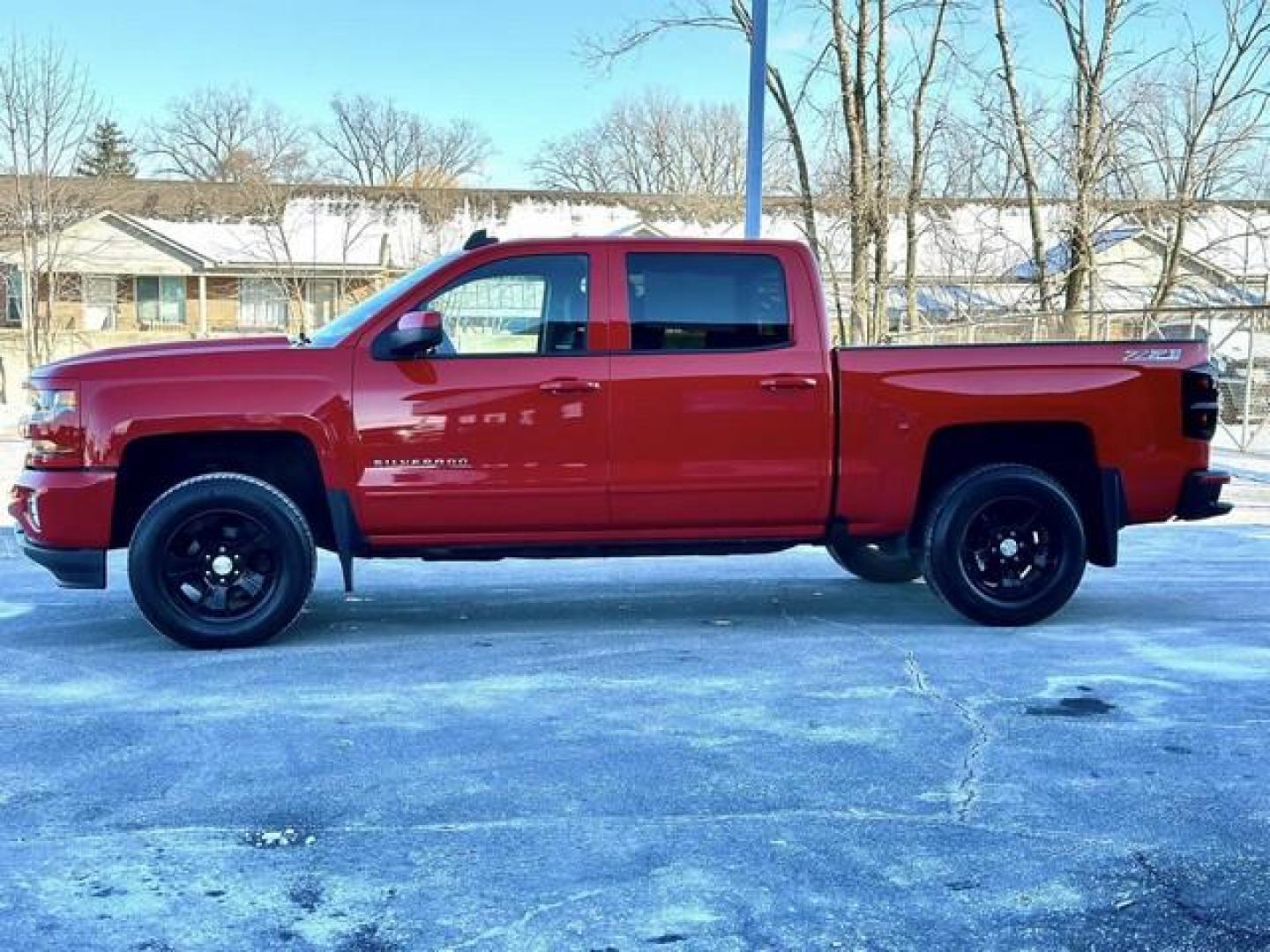 2017 RED CHEVROLET SILVERADO 1500 (3GCUKREC9HG) with an V8,5.3L(325 CID),OHV engine, AUTOMATIC transmission, located at 14600 Frazho Road, Warren, MI, 48089, (586) 776-3400, 42.485996, -82.974220 - Photo#7