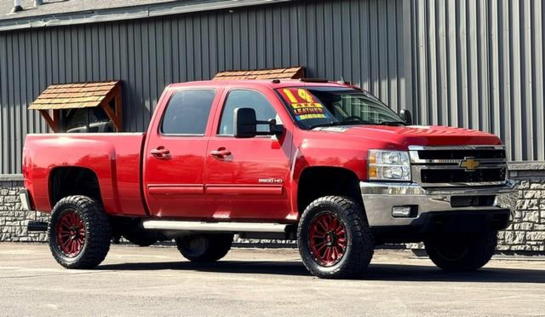 2014 RED CHEVROLET SILVERADO 2500 HD (1GC1KYE87EF) with an V8,6.6L(403 CID),OHV engine, AUTOMATIC transmission, located at 14600 Frazho Road, Warren, MI, 48089, (586) 776-3400, 42.485996, -82.974220 - Photo#3