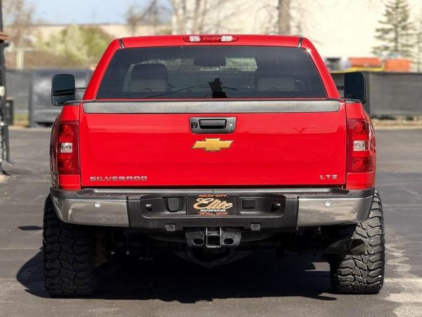 2014 RED CHEVROLET SILVERADO 2500 HD (1GC1KYE87EF) with an V8,6.6L(403 CID),OHV engine, AUTOMATIC transmission, located at 14600 Frazho Road, Warren, MI, 48089, (586) 776-3400, 42.485996, -82.974220 - Photo#5