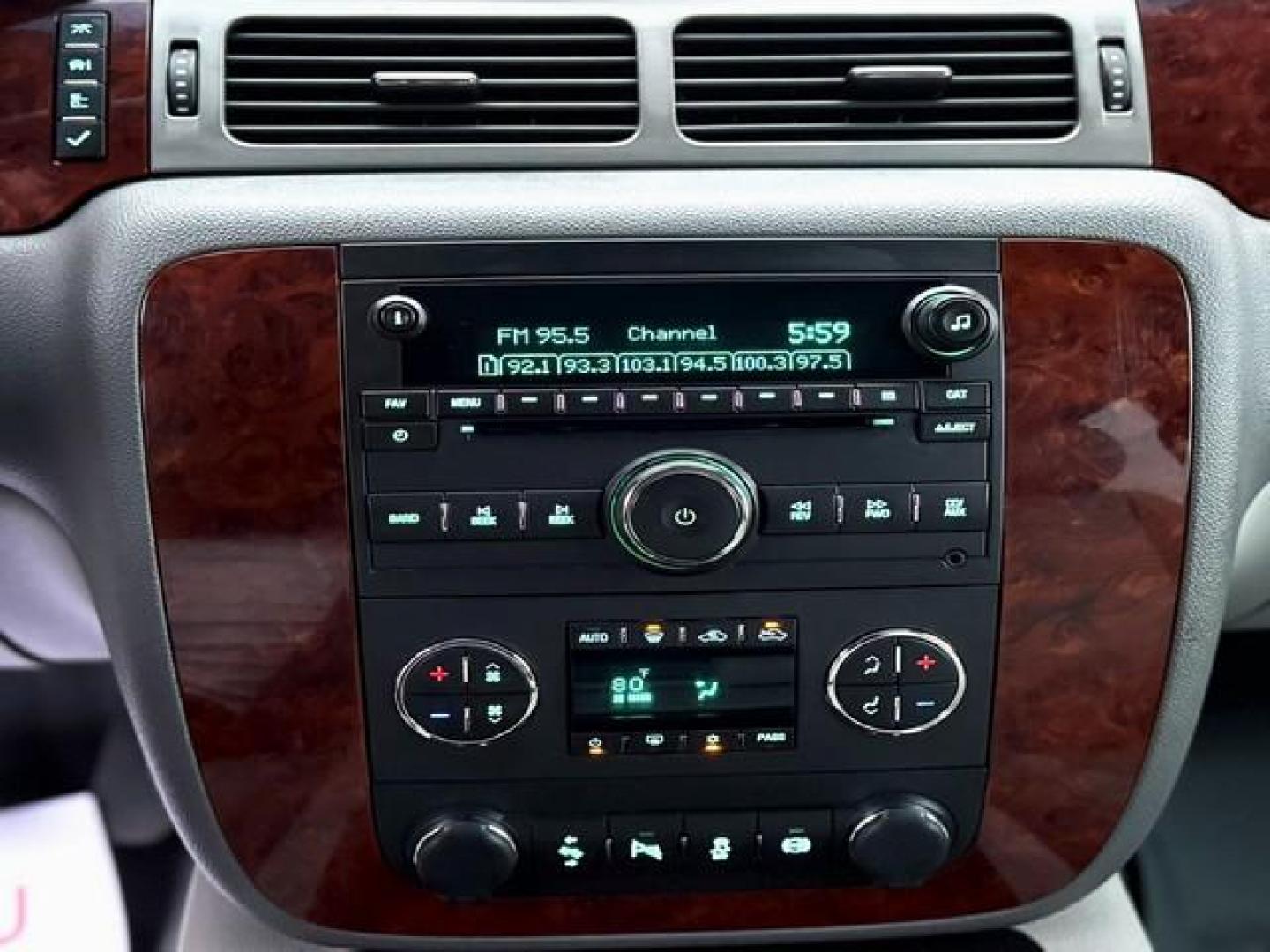 2014 RED CHEVROLET SILVERADO 2500 HD (1GC1KYE87EF) with an V8,6.6L(403 CID),OHV engine, AUTOMATIC transmission, located at 14600 Frazho Road, Warren, MI, 48089, (586) 776-3400, 42.485996, -82.974220 - Photo#12