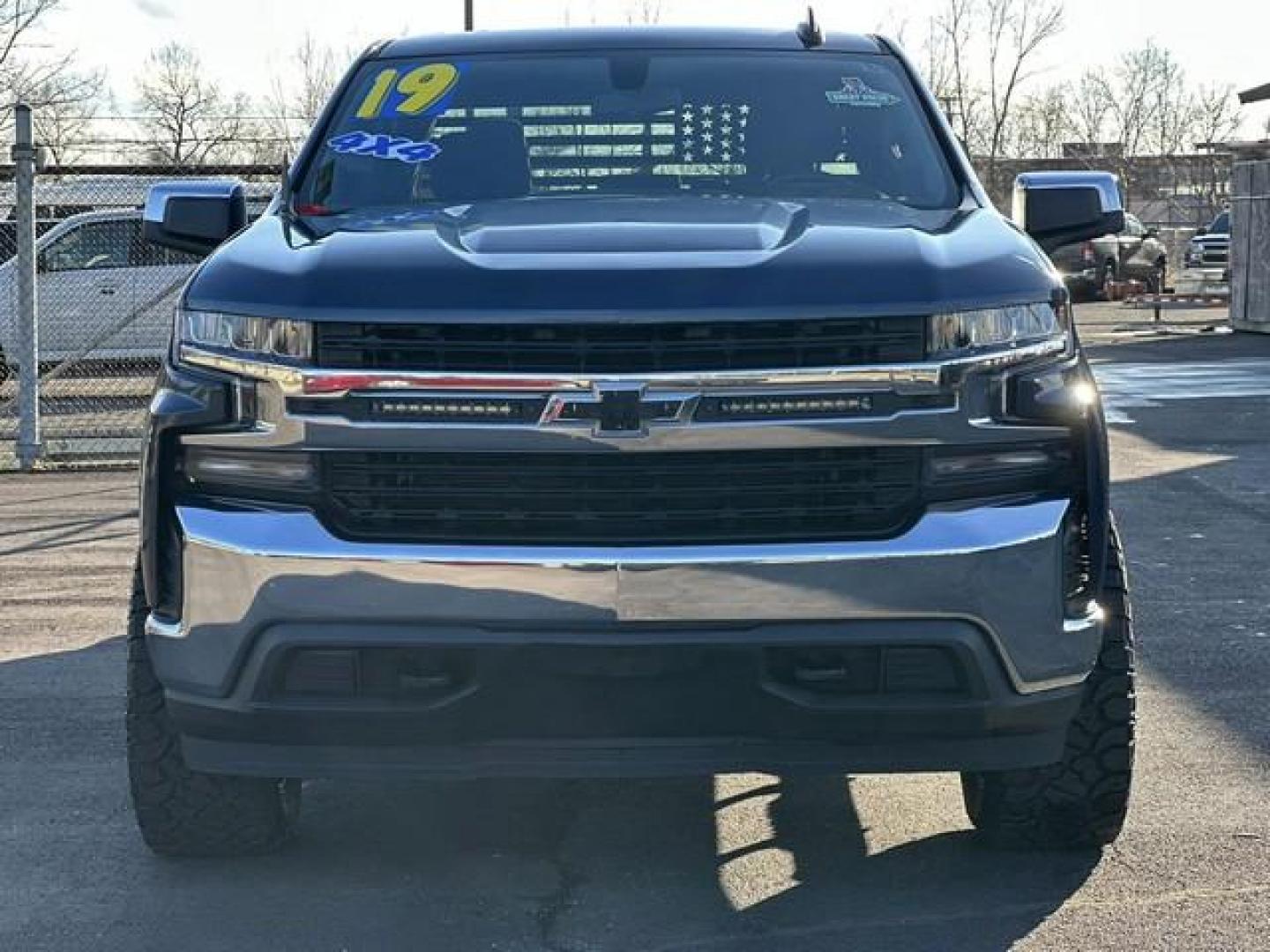 2019 BLUE CHEVROLET SILVERADO 1500 (3GCUYDED7KG) with an V8,5.3L(325 CID),OHV engine, AUTOMATIC transmission, located at 14600 Frazho Road, Warren, MI, 48089, (586) 776-3400, 42.485996, -82.974220 - Photo#1