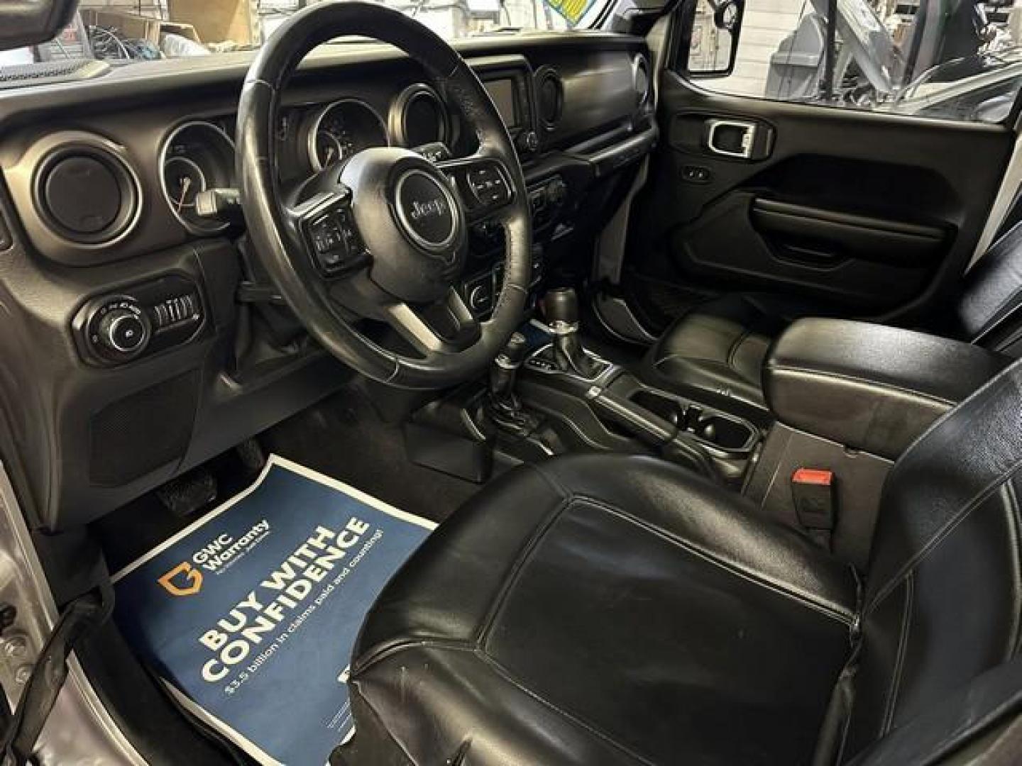 2018 SILVER JEEP WRANGLER (1C4HJXDG4JW) with an V6,3.6L(220 CID),DOHC engine, AUTOMATIC transmission, located at 14600 Frazho Road, Warren, MI, 48089, (586) 776-3400, 42.485996, -82.974220 - Photo#9