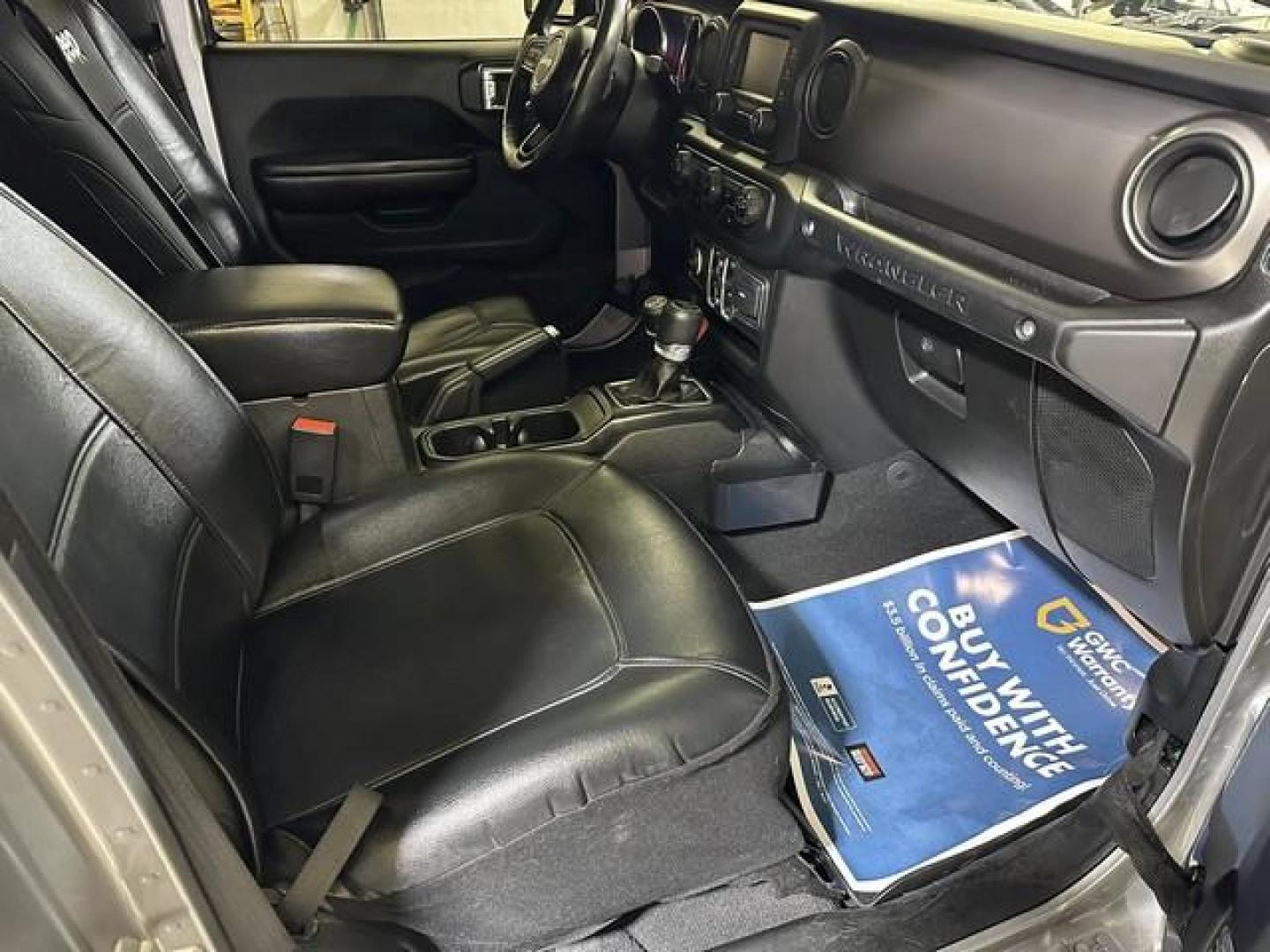 2018 SILVER JEEP WRANGLER (1C4HJXDG4JW) with an V6,3.6L(220 CID),DOHC engine, AUTOMATIC transmission, located at 14600 Frazho Road, Warren, MI, 48089, (586) 776-3400, 42.485996, -82.974220 - Photo#10