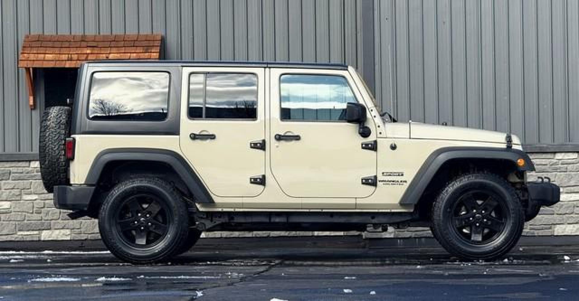 2017 SANDSTONE JEEP WRANGLER (1C4HJWDG7HL) with an V6,3.6L(220 CID),DOHC engine, AUTOMATIC transmission, located at 14600 Frazho Road, Warren, MI, 48089, (586) 776-3400, 42.485996, -82.974220 - Photo#3
