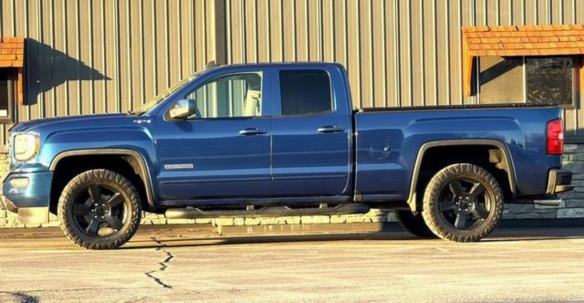 2017 BLUE GMC SIERRA 1500 (1GTV2MEC8HZ) with an V8,5.3L(325 CID),OHV engine, AUTOMATIC transmission, located at 14600 Frazho Road, Warren, MI, 48089, (586) 776-3400, 42.485996, -82.974220 - Photo#0