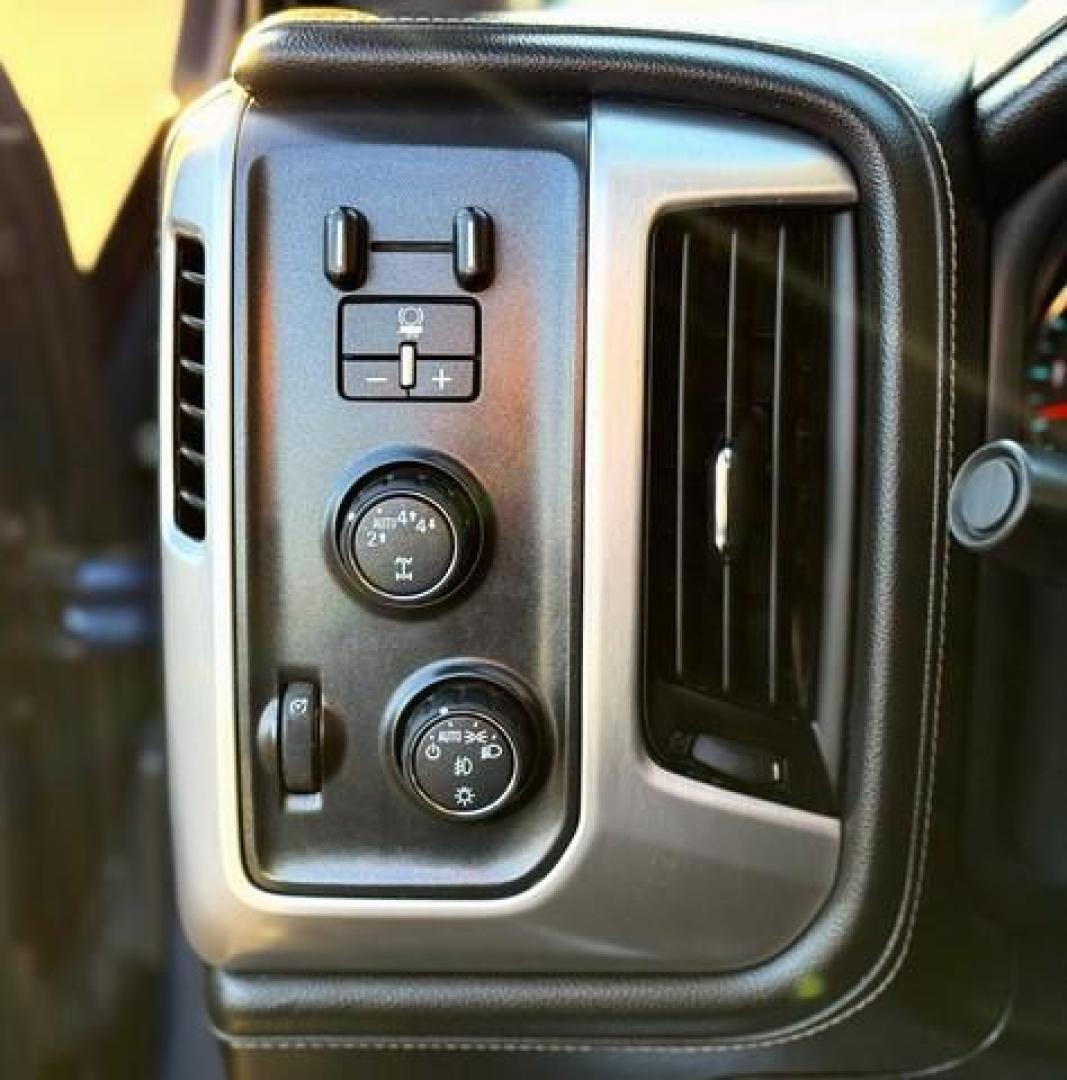 2017 BLUE GMC SIERRA 1500 (1GTV2MEC8HZ) with an V8,5.3L(325 CID),OHV engine, AUTOMATIC transmission, located at 14600 Frazho Road, Warren, MI, 48089, (586) 776-3400, 42.485996, -82.974220 - Photo#10