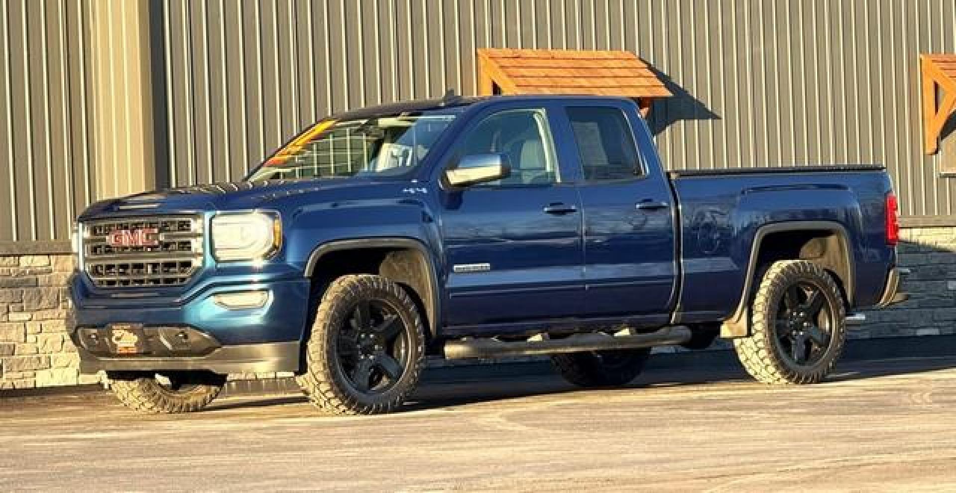 2017 BLUE GMC SIERRA 1500 (1GTV2MEC8HZ) with an V8,5.3L(325 CID),OHV engine, AUTOMATIC transmission, located at 14600 Frazho Road, Warren, MI, 48089, (586) 776-3400, 42.485996, -82.974220 - Photo#1
