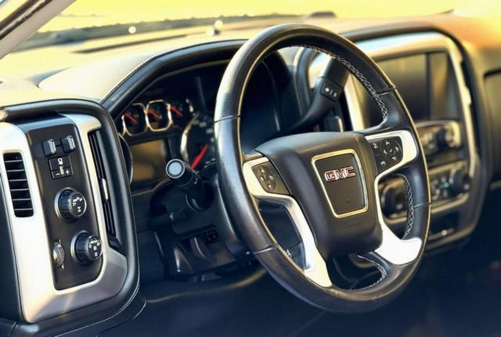 2017 BLUE GMC SIERRA 1500 (1GTV2MEC8HZ) with an V8,5.3L(325 CID),OHV engine, AUTOMATIC transmission, located at 14600 Frazho Road, Warren, MI, 48089, (586) 776-3400, 42.485996, -82.974220 - Photo#7