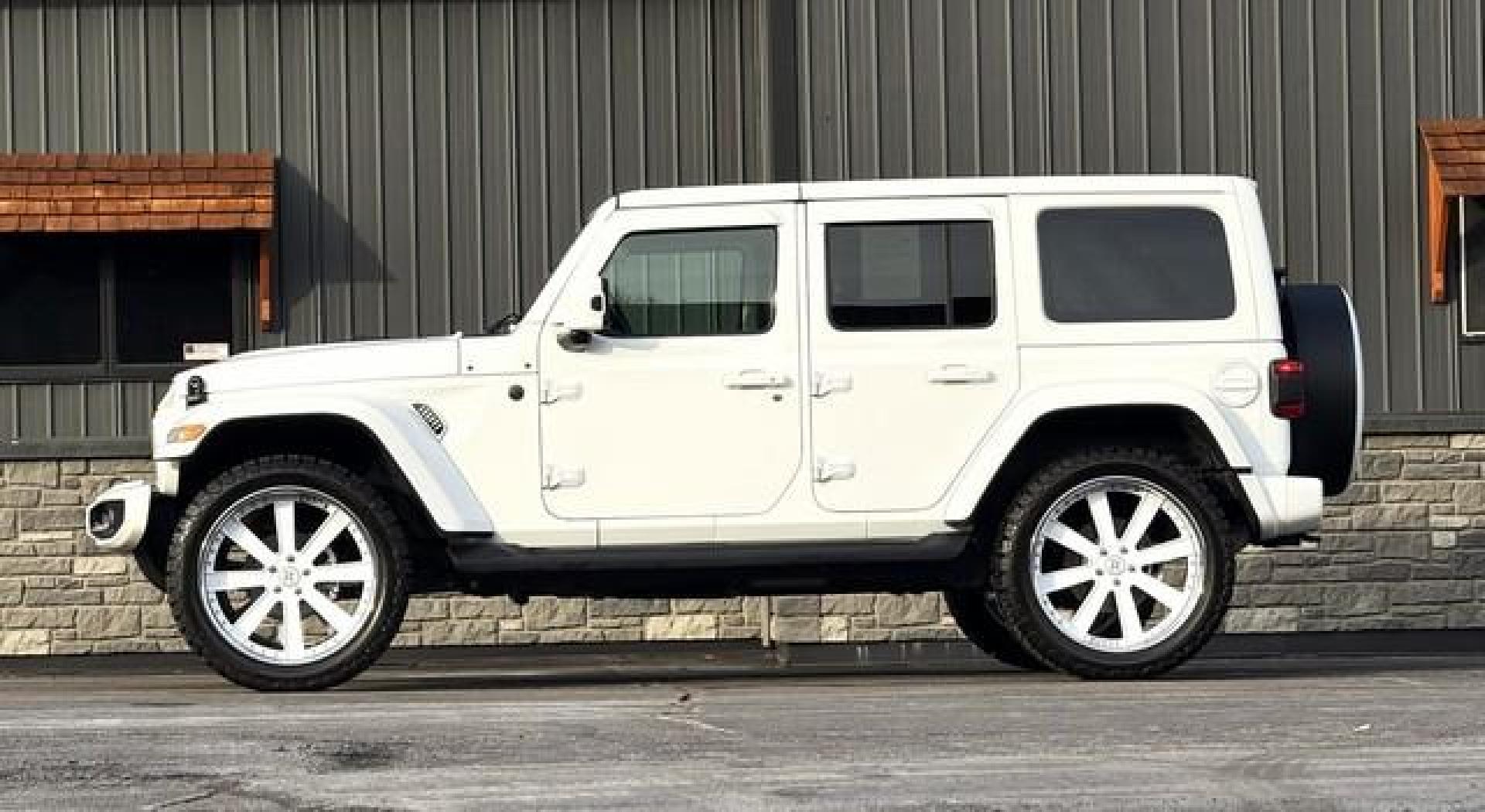 2021 WHITE JEEP WRANGLER (1C4HJXEG6MW) with an V6,3.6L(220 CID), engine, AUTOMATIC transmission, located at 14600 Frazho Road, Warren, MI, 48089, (586) 776-3400, 42.485996, -82.974220 - Photo#8