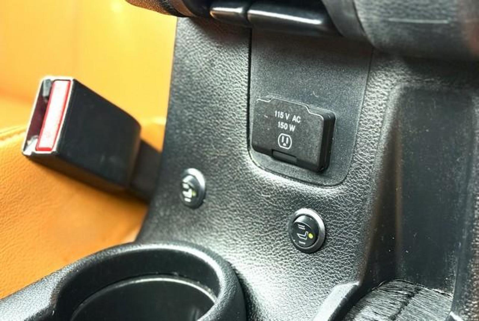 2013 GREEN JEEP WRANGLER (1C4BJWEG9DL) with an V6,3.6L(220 CID),DOHC engine, AUTOMATIC transmission, located at 14600 Frazho Road, Warren, MI, 48089, (586) 776-3400, 42.485996, -82.974220 - Photo#13