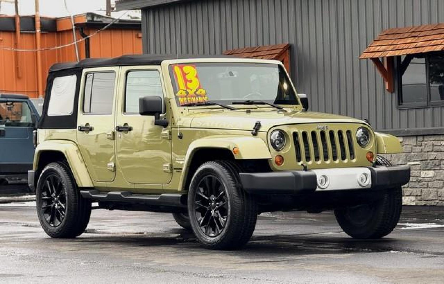 2013 GREEN JEEP WRANGLER (1C4BJWEG9DL) with an V6,3.6L(220 CID),DOHC engine, AUTOMATIC transmission, located at 14600 Frazho Road, Warren, MI, 48089, (586) 776-3400, 42.485996, -82.974220 - Photo#3