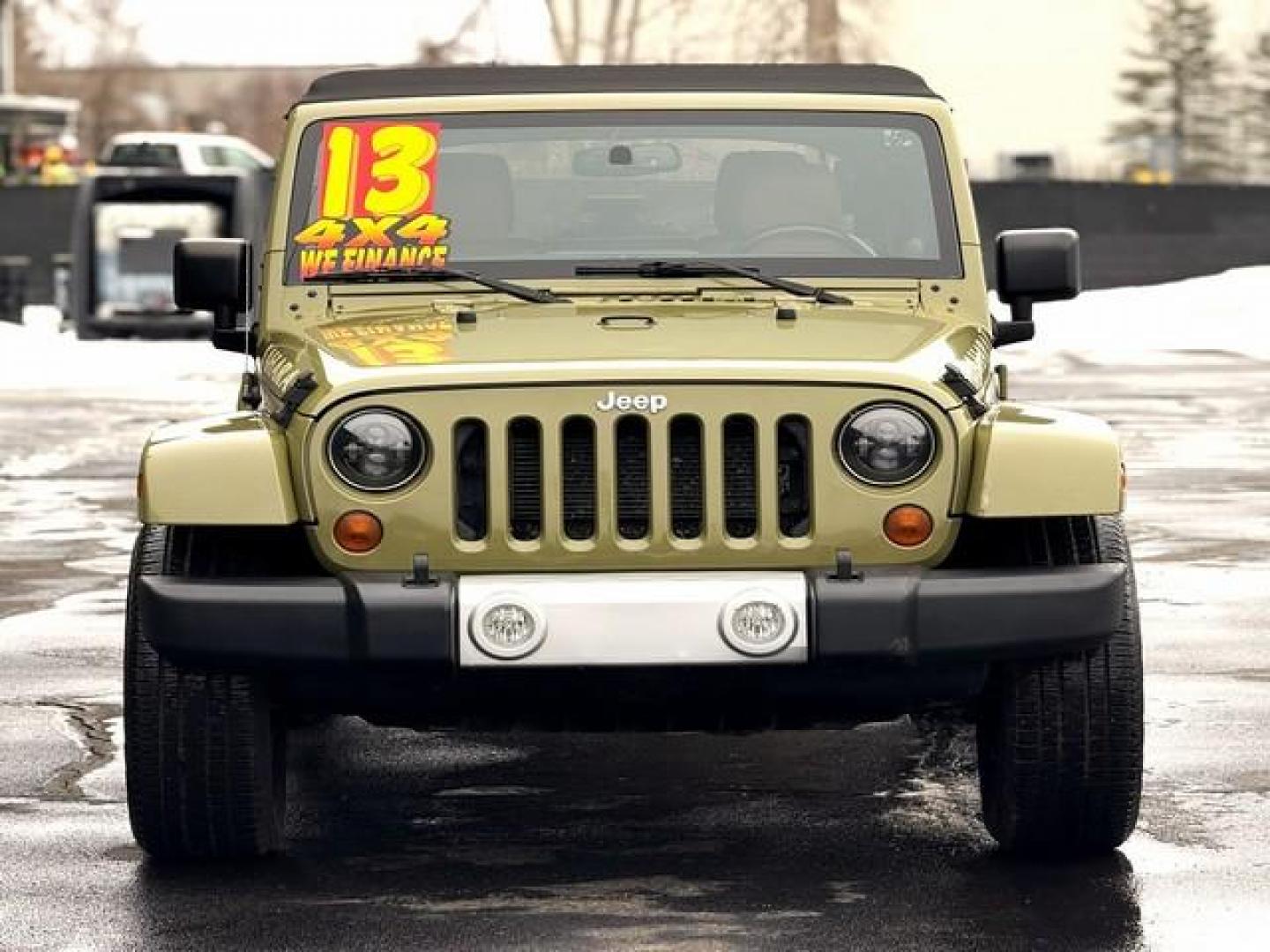 2013 GREEN JEEP WRANGLER (1C4BJWEG9DL) with an V6,3.6L(220 CID),DOHC engine, AUTOMATIC transmission, located at 14600 Frazho Road, Warren, MI, 48089, (586) 776-3400, 42.485996, -82.974220 - Photo#4