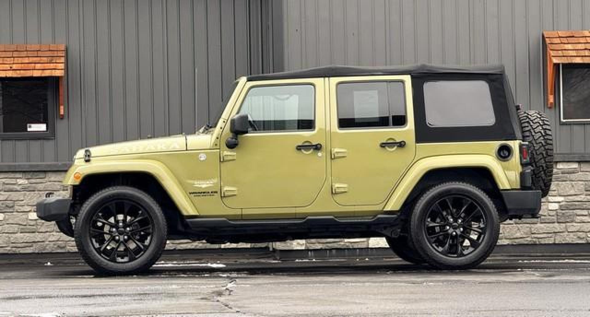 2013 GREEN JEEP WRANGLER (1C4BJWEG9DL) with an V6,3.6L(220 CID),DOHC engine, AUTOMATIC transmission, located at 14600 Frazho Road, Warren, MI, 48089, (586) 776-3400, 42.485996, -82.974220 - Photo#5