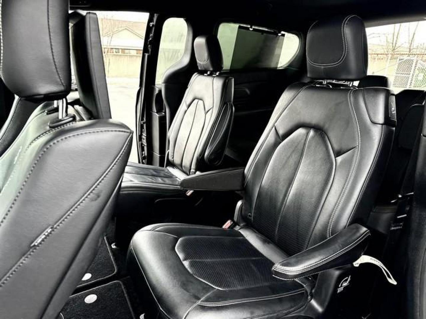 2019 Brilliant Black Crystal Pearl CHRYSLER PACIFICA (2C4RC1EG0KR) with an V6,3.6L(220 CID),DOHC engine, AUTOMATIC transmission, located at 14600 Frazho Road, Warren, MI, 48089, (586) 776-3400, 42.485996, -82.974220 - Photo#12
