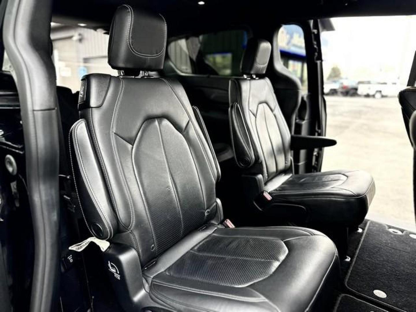 2019 Brilliant Black Crystal Pearl CHRYSLER PACIFICA (2C4RC1EG0KR) with an V6,3.6L(220 CID),DOHC engine, AUTOMATIC transmission, located at 14600 Frazho Road, Warren, MI, 48089, (586) 776-3400, 42.485996, -82.974220 - Photo#14