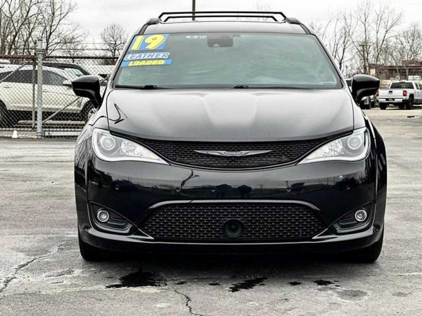 2019 Brilliant Black Crystal Pearl CHRYSLER PACIFICA (2C4RC1EG0KR) with an V6,3.6L(220 CID),DOHC engine, AUTOMATIC transmission, located at 14600 Frazho Road, Warren, MI, 48089, (586) 776-3400, 42.485996, -82.974220 - Photo#1