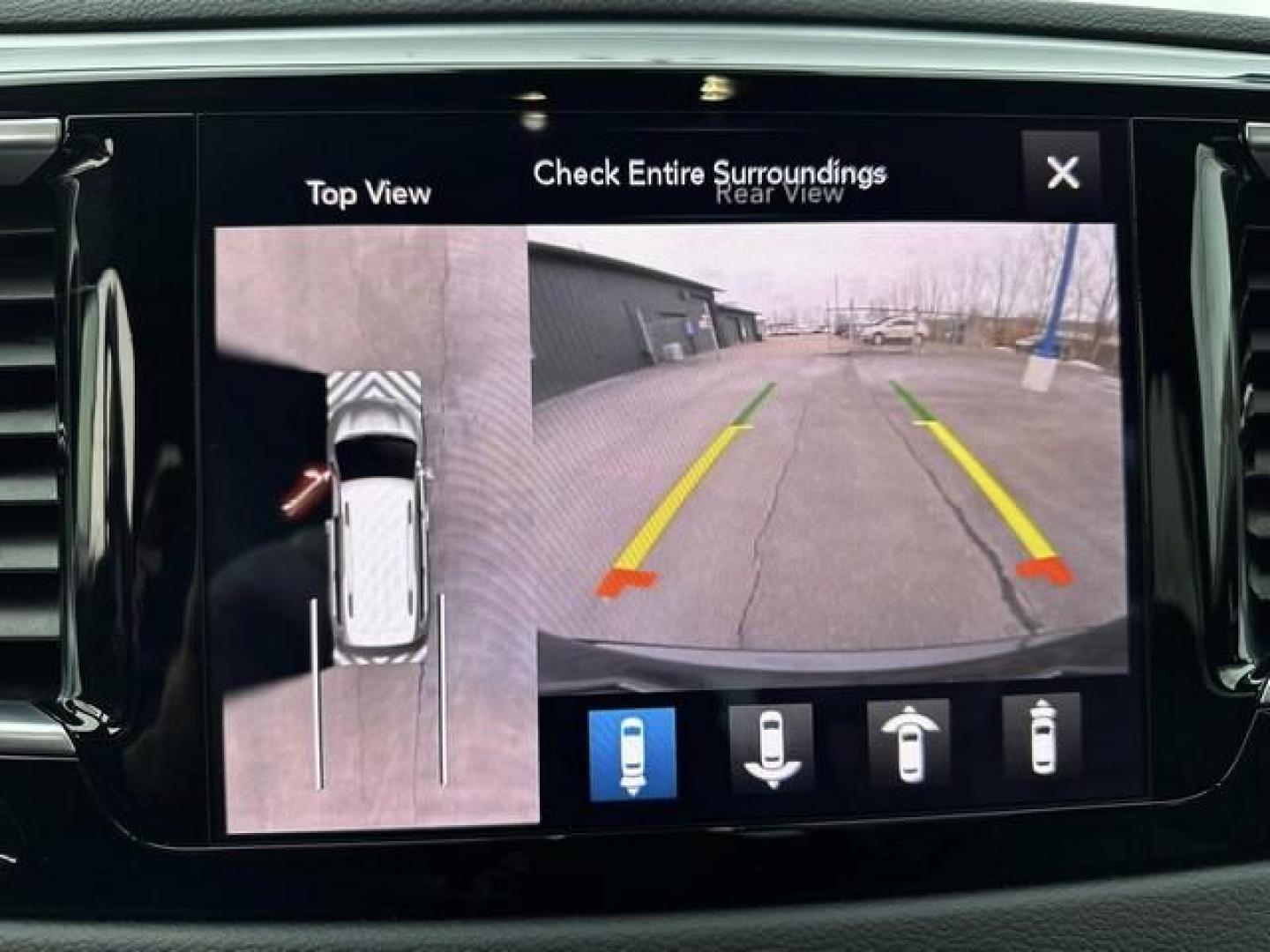 2019 Brilliant Black Crystal Pearl CHRYSLER PACIFICA (2C4RC1EG0KR) with an V6,3.6L(220 CID),DOHC engine, AUTOMATIC transmission, located at 14600 Frazho Road, Warren, MI, 48089, (586) 776-3400, 42.485996, -82.974220 - Photo#21