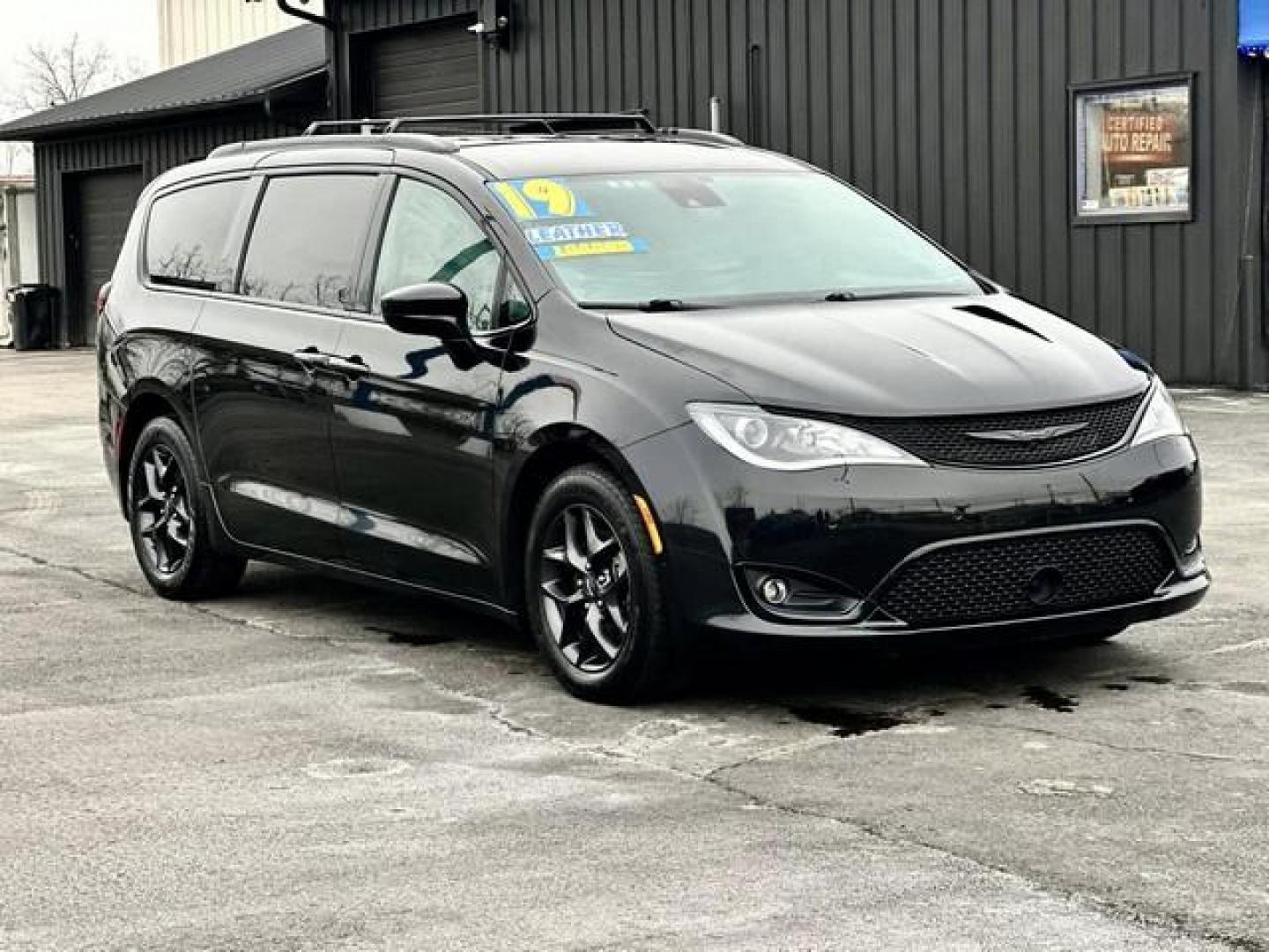 2019 Brilliant Black Crystal Pearl CHRYSLER PACIFICA (2C4RC1EG0KR) with an V6,3.6L(220 CID),DOHC engine, AUTOMATIC transmission, located at 14600 Frazho Road, Warren, MI, 48089, (586) 776-3400, 42.485996, -82.974220 - Photo#2