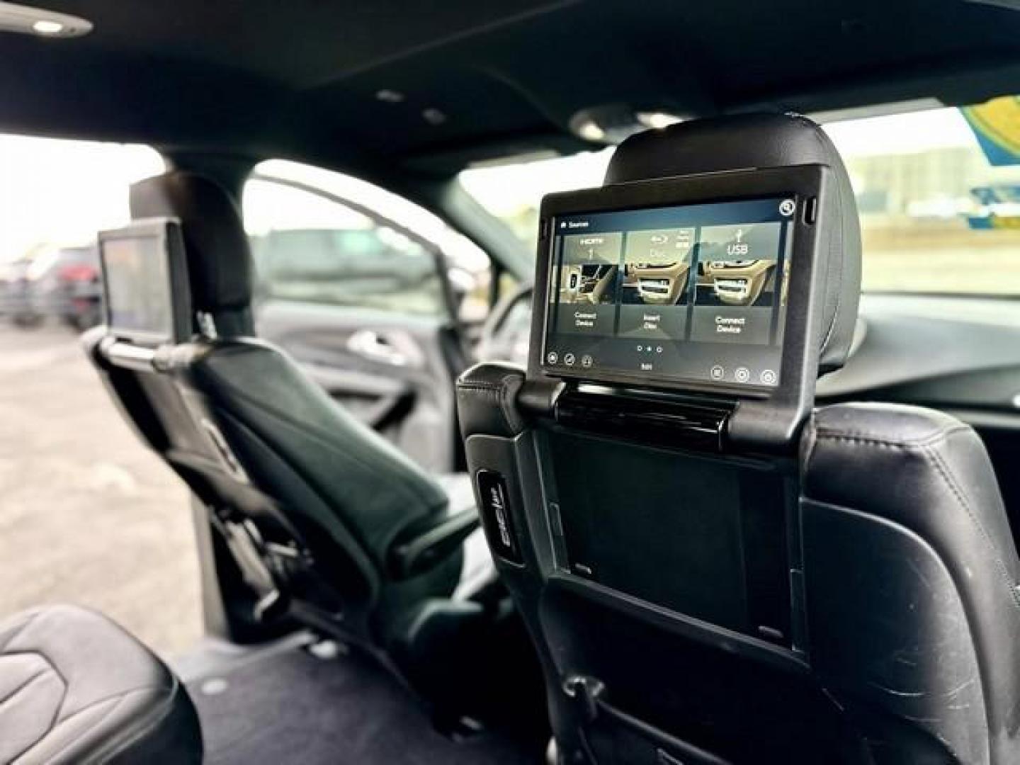 2019 Brilliant Black Crystal Pearl CHRYSLER PACIFICA (2C4RC1EG0KR) with an V6,3.6L(220 CID),DOHC engine, AUTOMATIC transmission, located at 14600 Frazho Road, Warren, MI, 48089, (586) 776-3400, 42.485996, -82.974220 - Photo#30