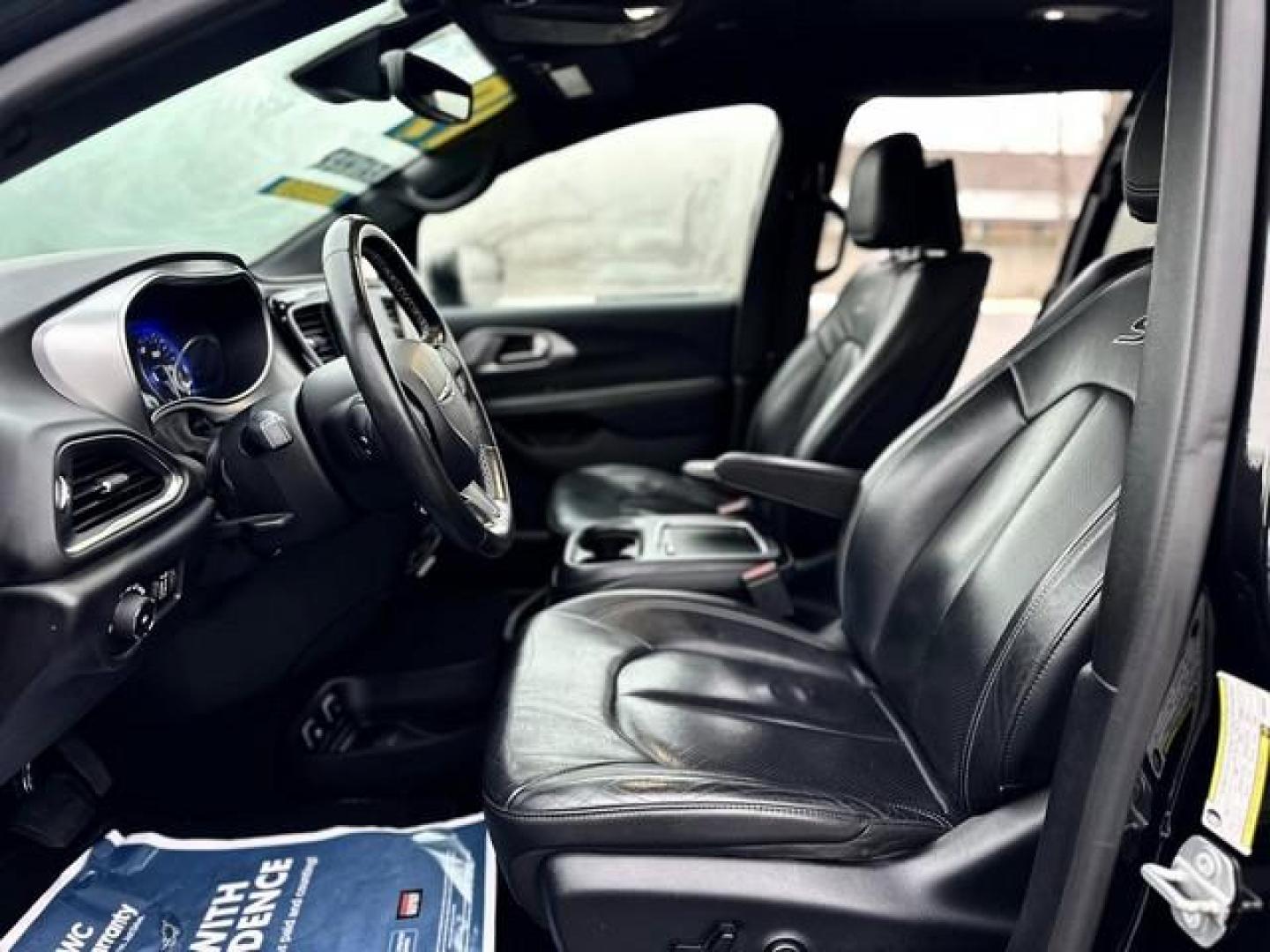 2019 Brilliant Black Crystal Pearl CHRYSLER PACIFICA (2C4RC1EG0KR) with an V6,3.6L(220 CID),DOHC engine, AUTOMATIC transmission, located at 14600 Frazho Road, Warren, MI, 48089, (586) 776-3400, 42.485996, -82.974220 - Photo#8