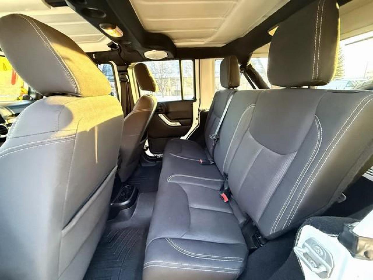 2014 WHITE JEEP WRANGLER (1C4BJWEG1EL) with an V6,3.6L(220 CID),DOHC engine, AUTOMATIC transmission, located at 14600 Frazho Road, Warren, MI, 48089, (586) 776-3400, 42.485996, -82.974220 - Photo#8