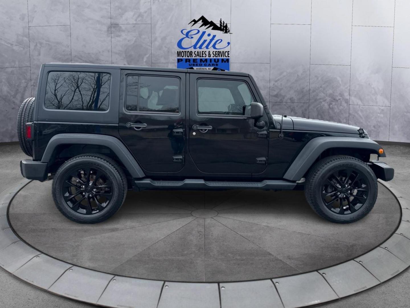 2013 BLACK JEEP WRANGLER (1C4BJWDG3DL) with an V6,3.6L(220 CID),DOHC engine, AUTOMATIC transmission, located at 14600 Frazho Road, Warren, MI, 48089, (586) 776-3400, 42.485996, -82.974220 - Photo#3