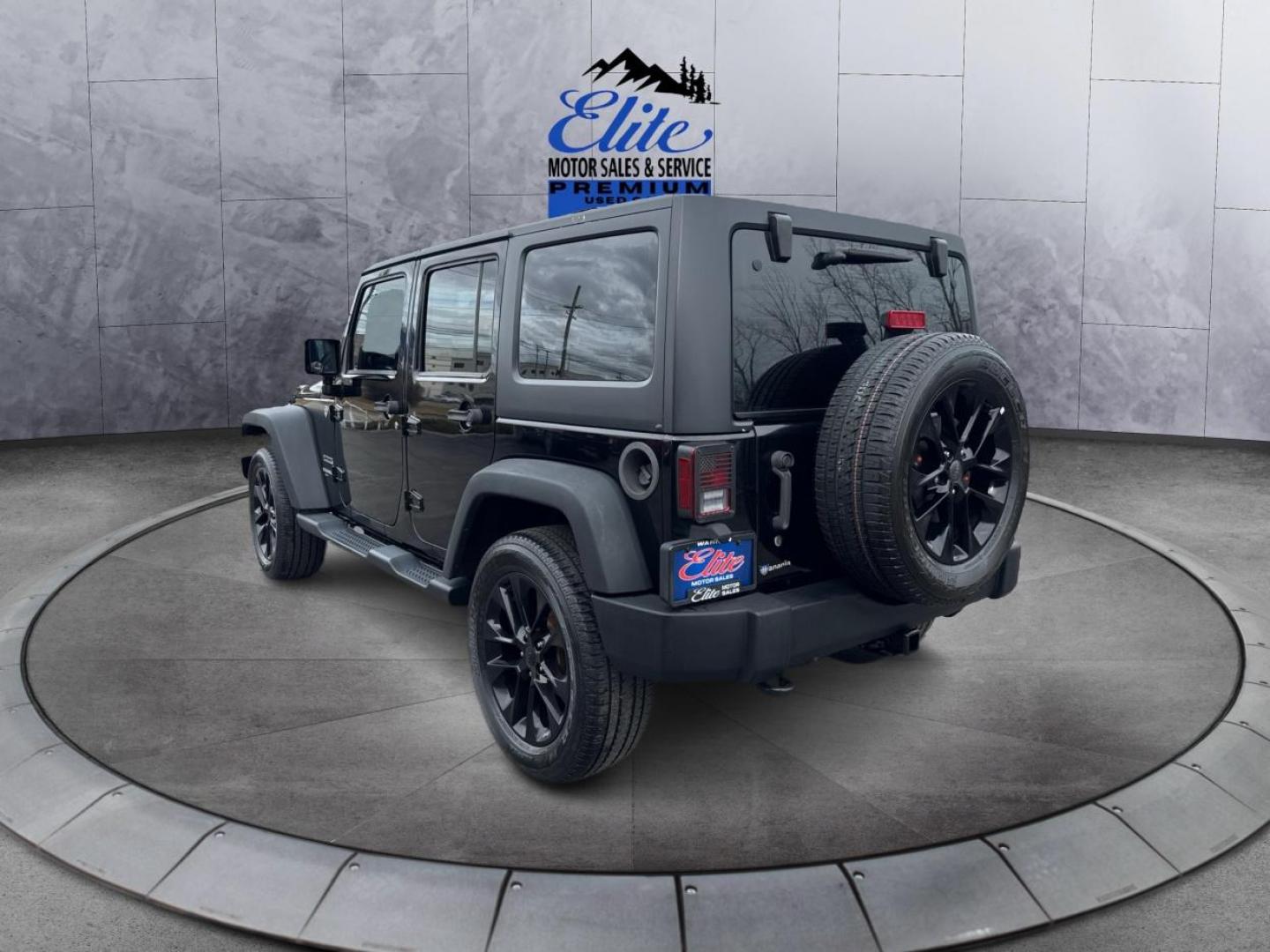 2013 BLACK JEEP WRANGLER (1C4BJWDG3DL) with an V6,3.6L(220 CID),DOHC engine, AUTOMATIC transmission, located at 14600 Frazho Road, Warren, MI, 48089, (586) 776-3400, 42.485996, -82.974220 - Photo#6