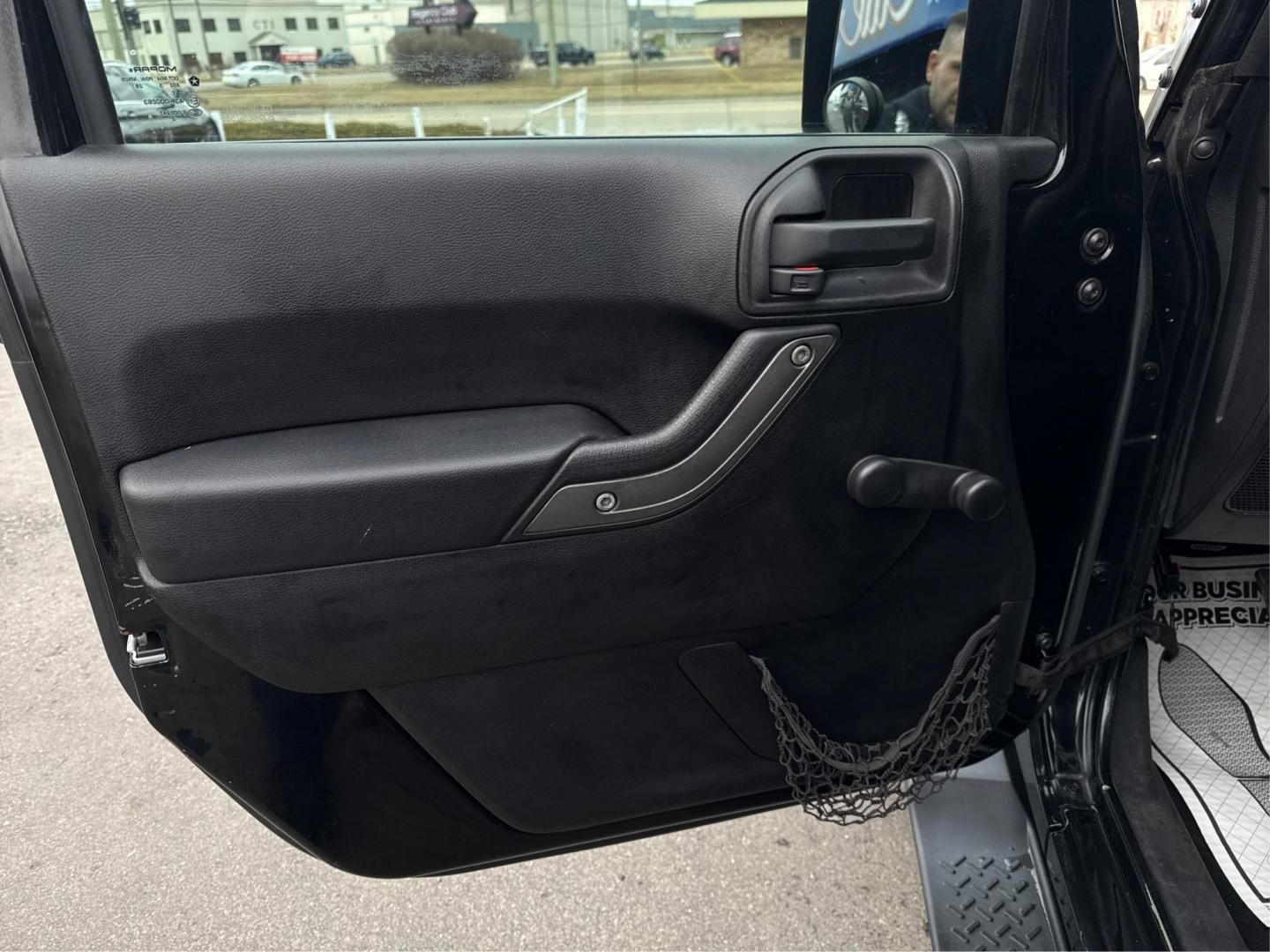 2013 BLACK JEEP WRANGLER (1C4BJWDG3DL) with an V6,3.6L(220 CID),DOHC engine, AUTOMATIC transmission, located at 14600 Frazho Road, Warren, MI, 48089, (586) 776-3400, 42.485996, -82.974220 - Photo#18